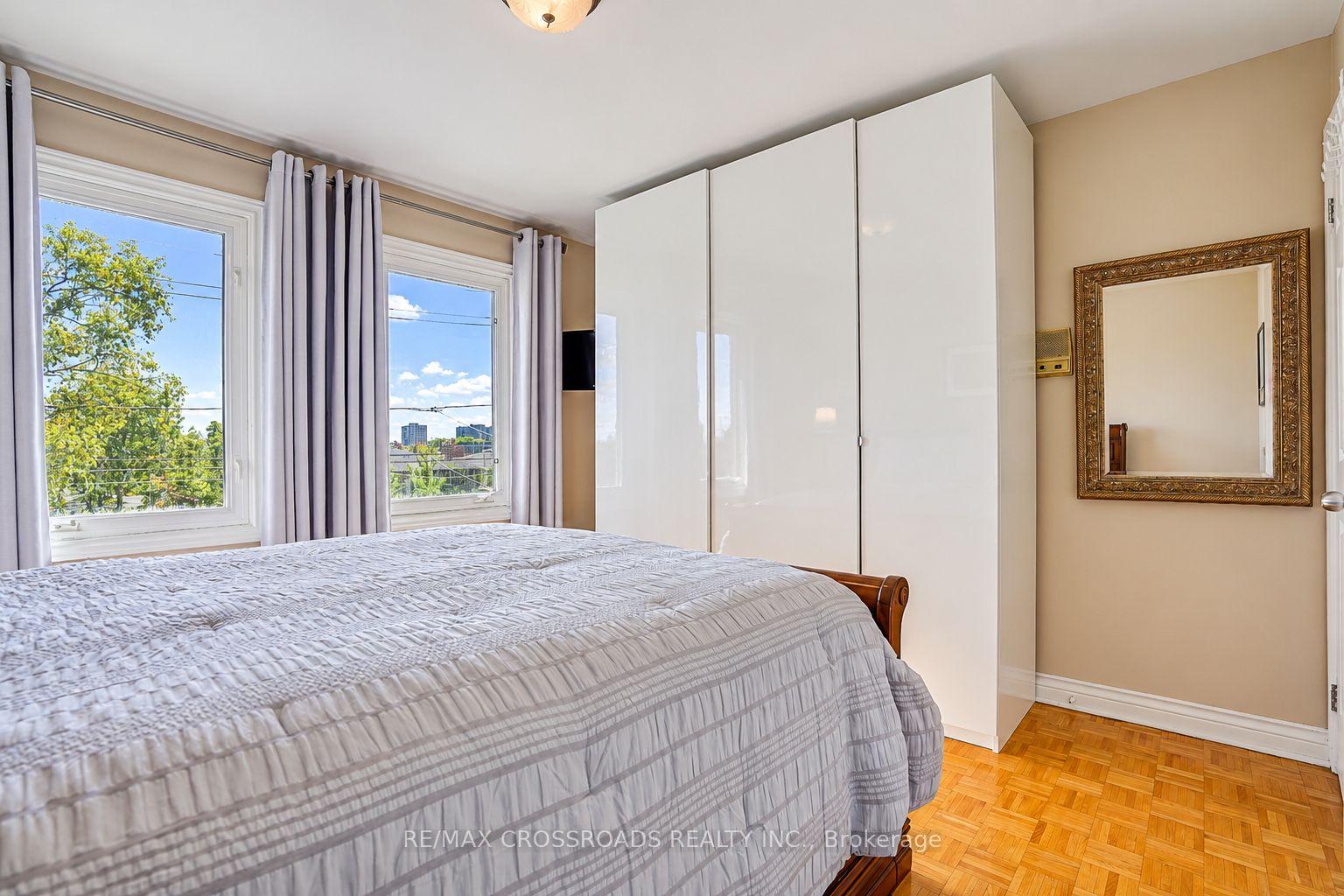 Photo 34 of 102A Whitfield Avenue, North York, Humber Summit — HOMEH