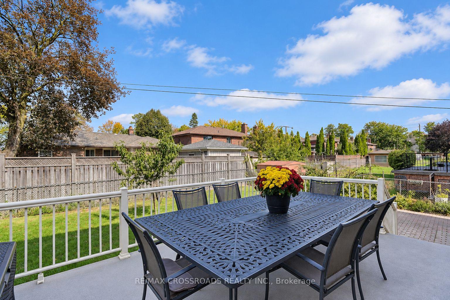 Photo 45 of 102A Whitfield Avenue, North York, Humber Summit — HOMEH