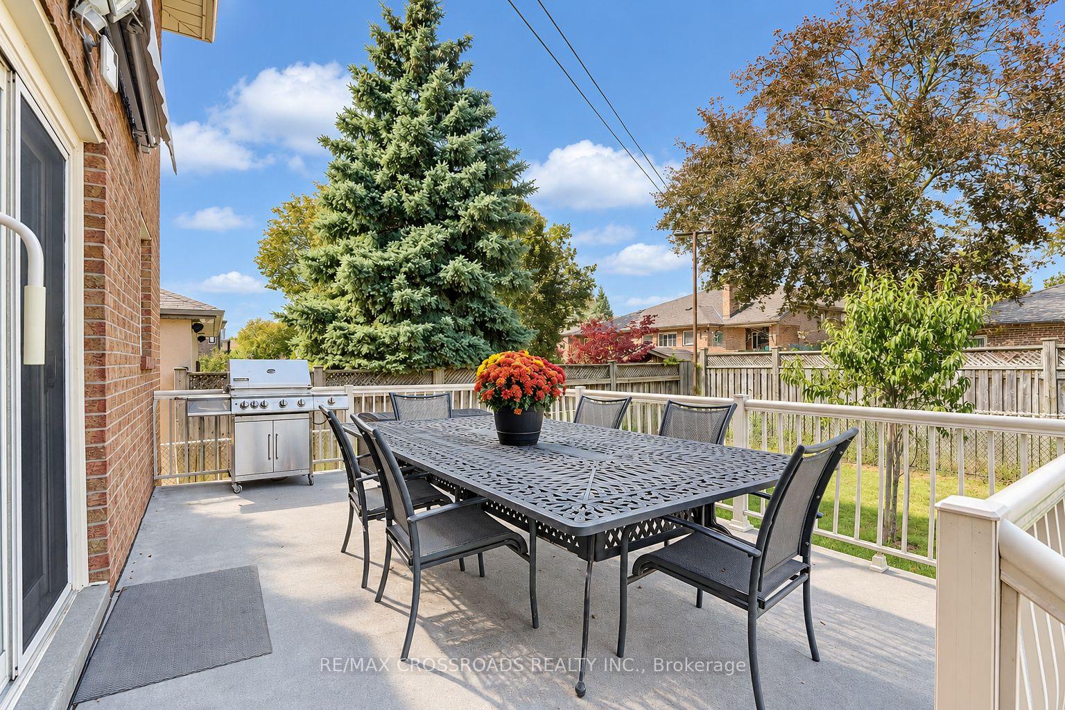 Photo 46 of 102A Whitfield Avenue, North York, Humber Summit — HOMEH