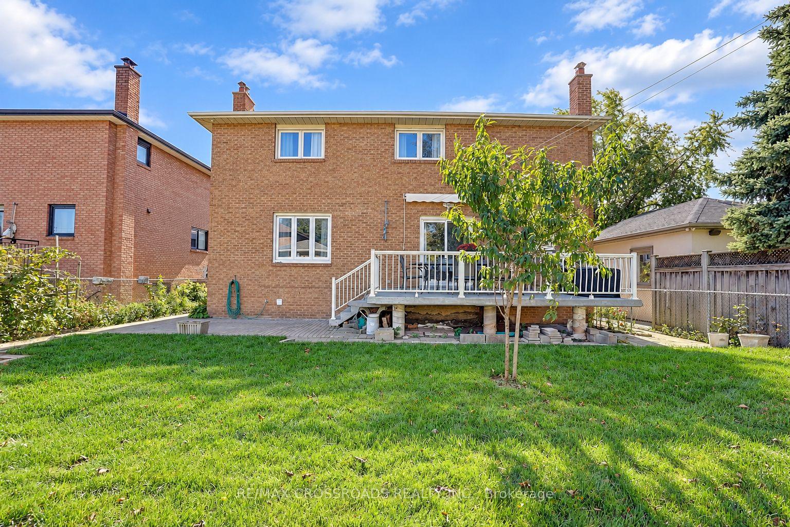 Photo 49 of 102A Whitfield Avenue, North York, Humber Summit — HOMEH