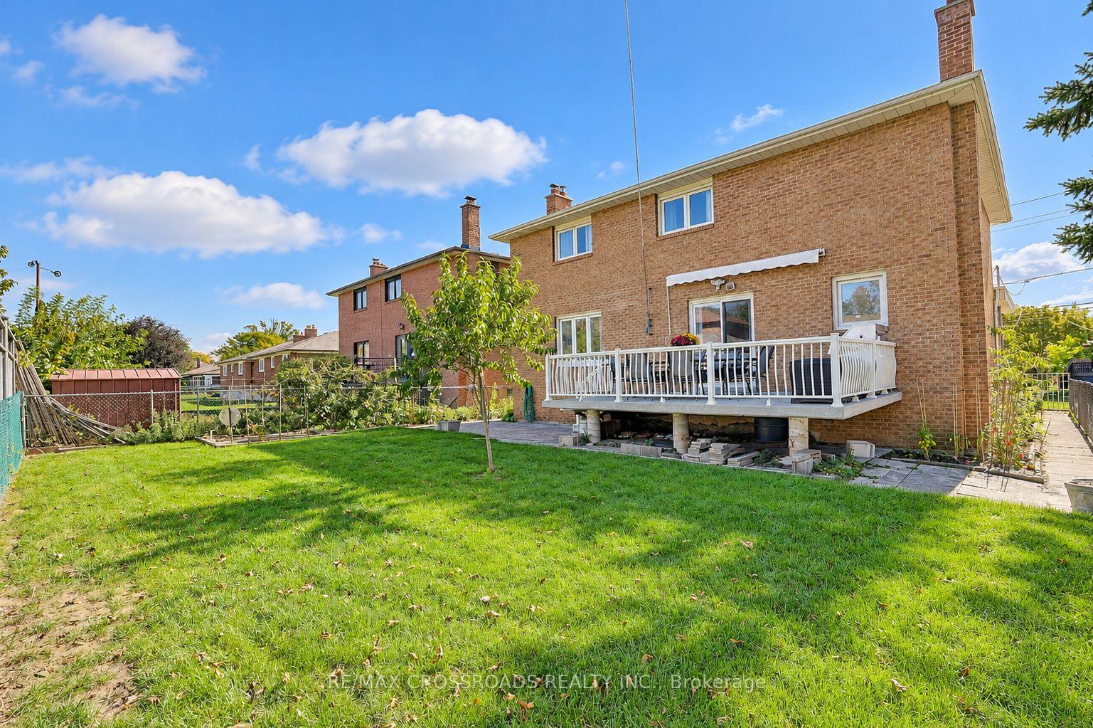Photo 50 of 102A Whitfield Avenue, North York, Humber Summit — HOMEH