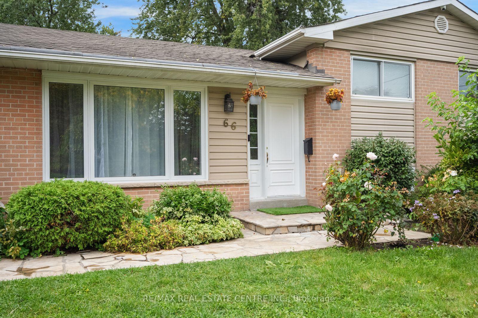 Photo 4 of 66 Theodore Drive, Mississauga, Streetsville — HOMEH