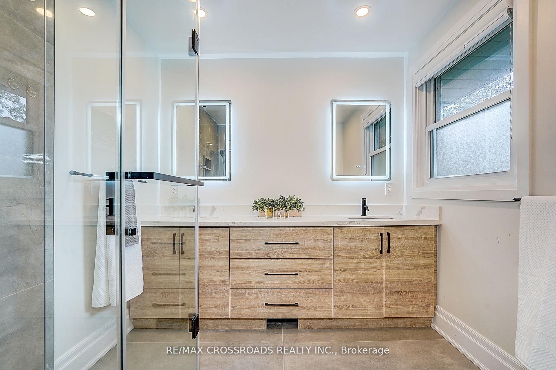Photo 34 of 55 Forest Grove Drive, North York, Bayview Village — HOMEH