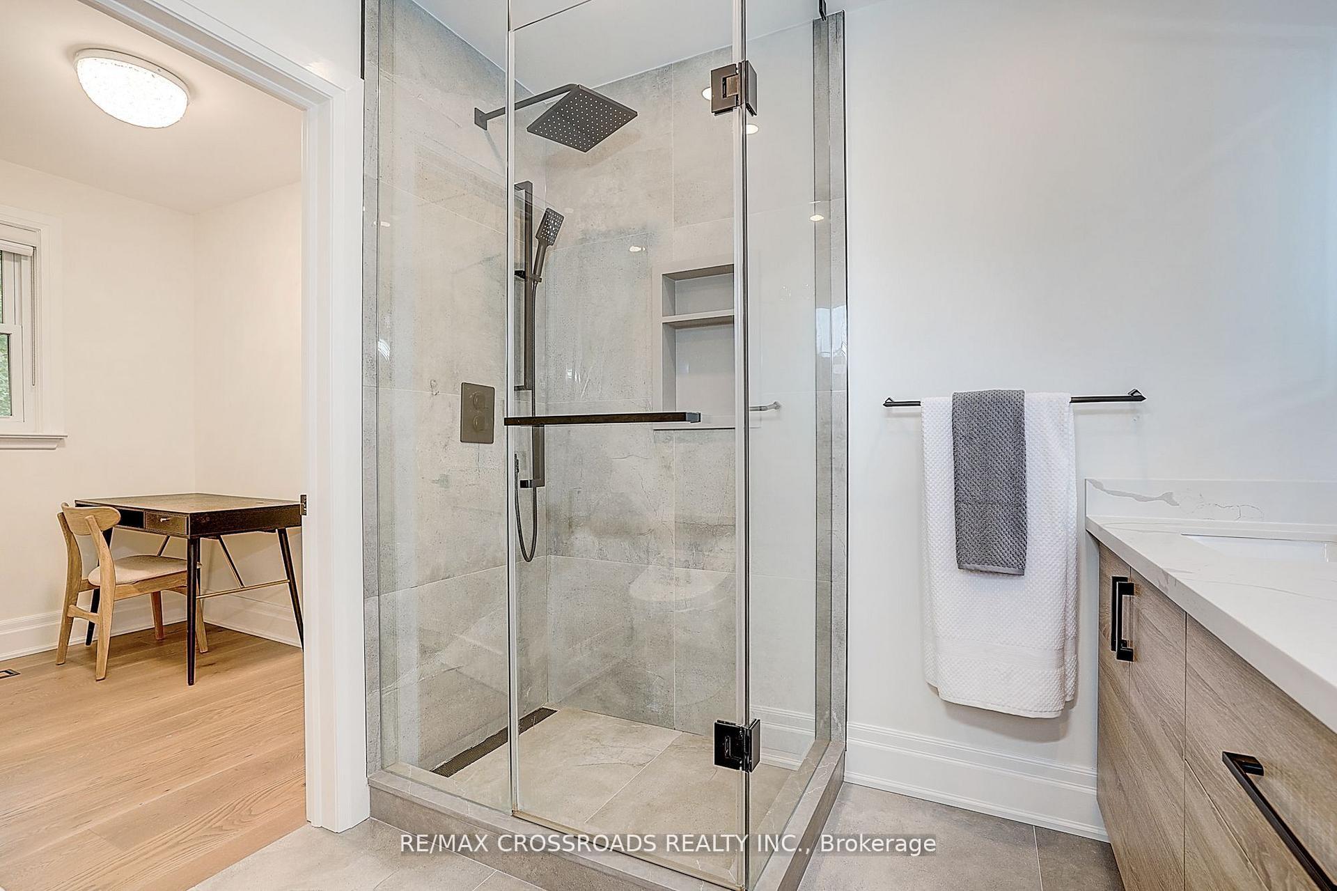 Photo 35 of 55 Forest Grove Drive, North York, Bayview Village — HOMEH