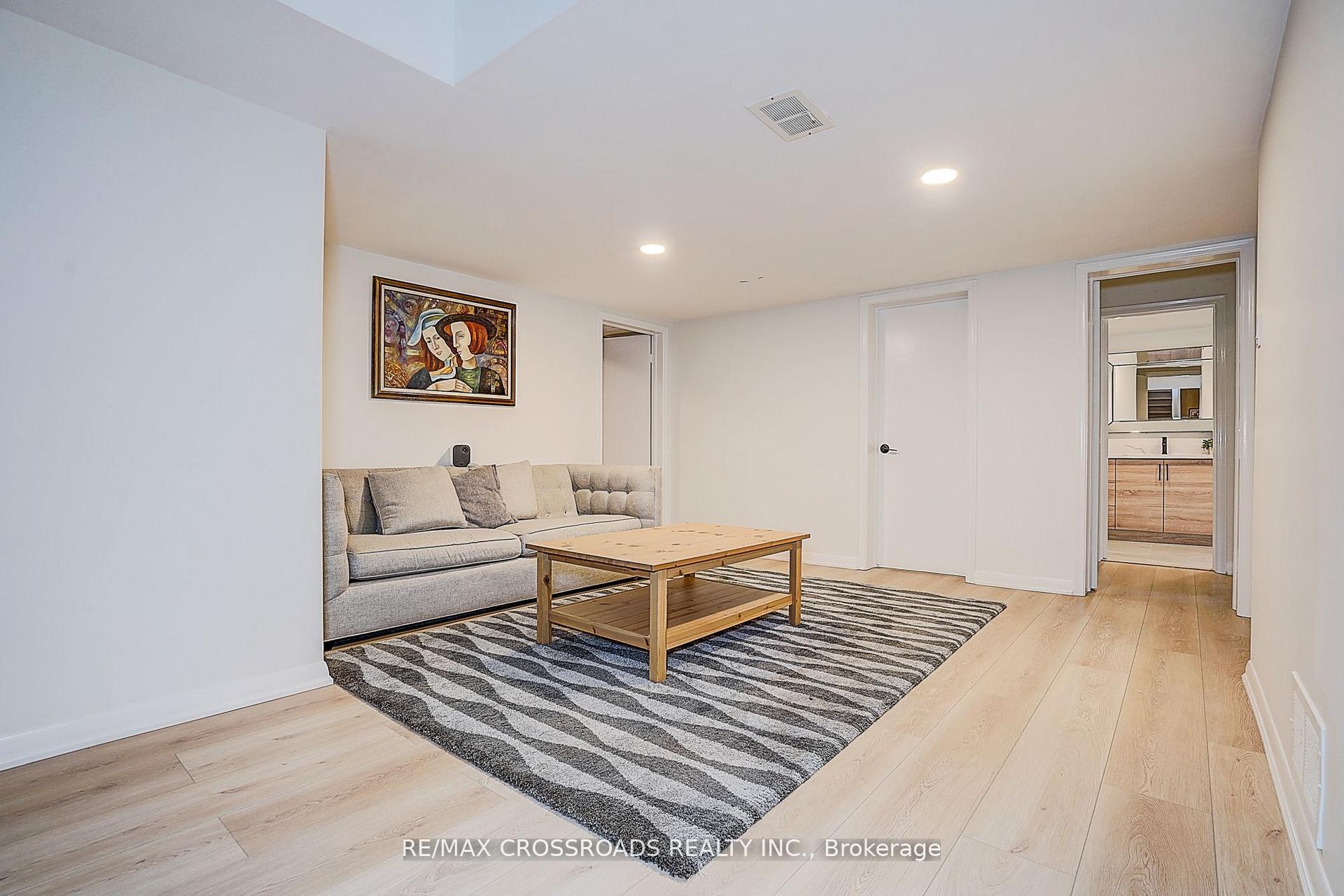 Photo 42 of 55 Forest Grove Drive, North York, Bayview Village — HOMEH