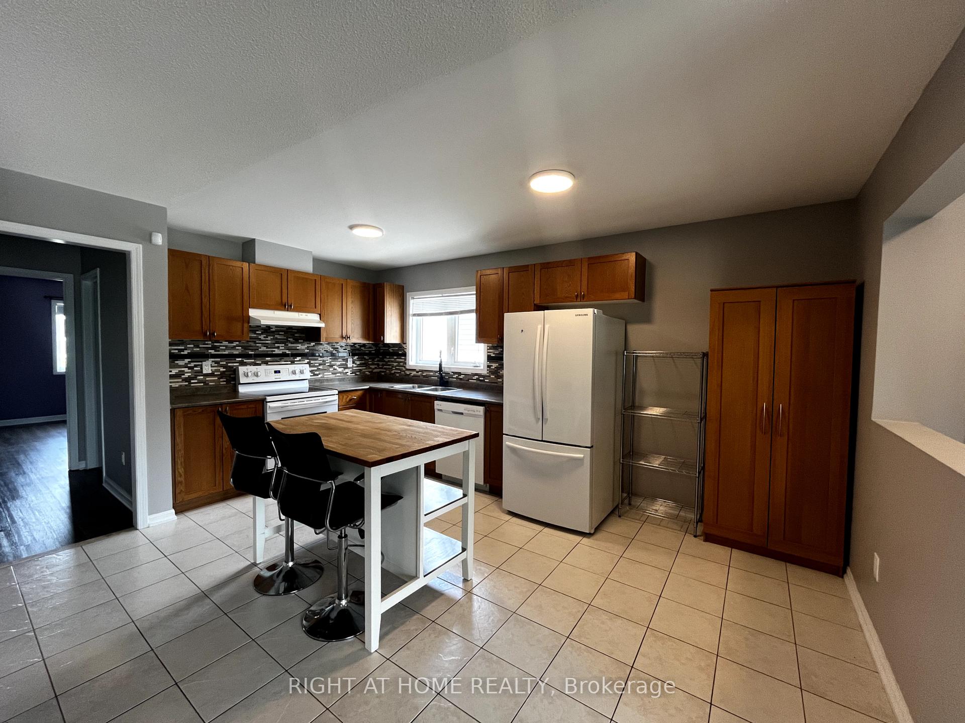 Photo 14 of Unit Unit 1, 116 Maplewood Drive, Essa, Angus — HOMEH