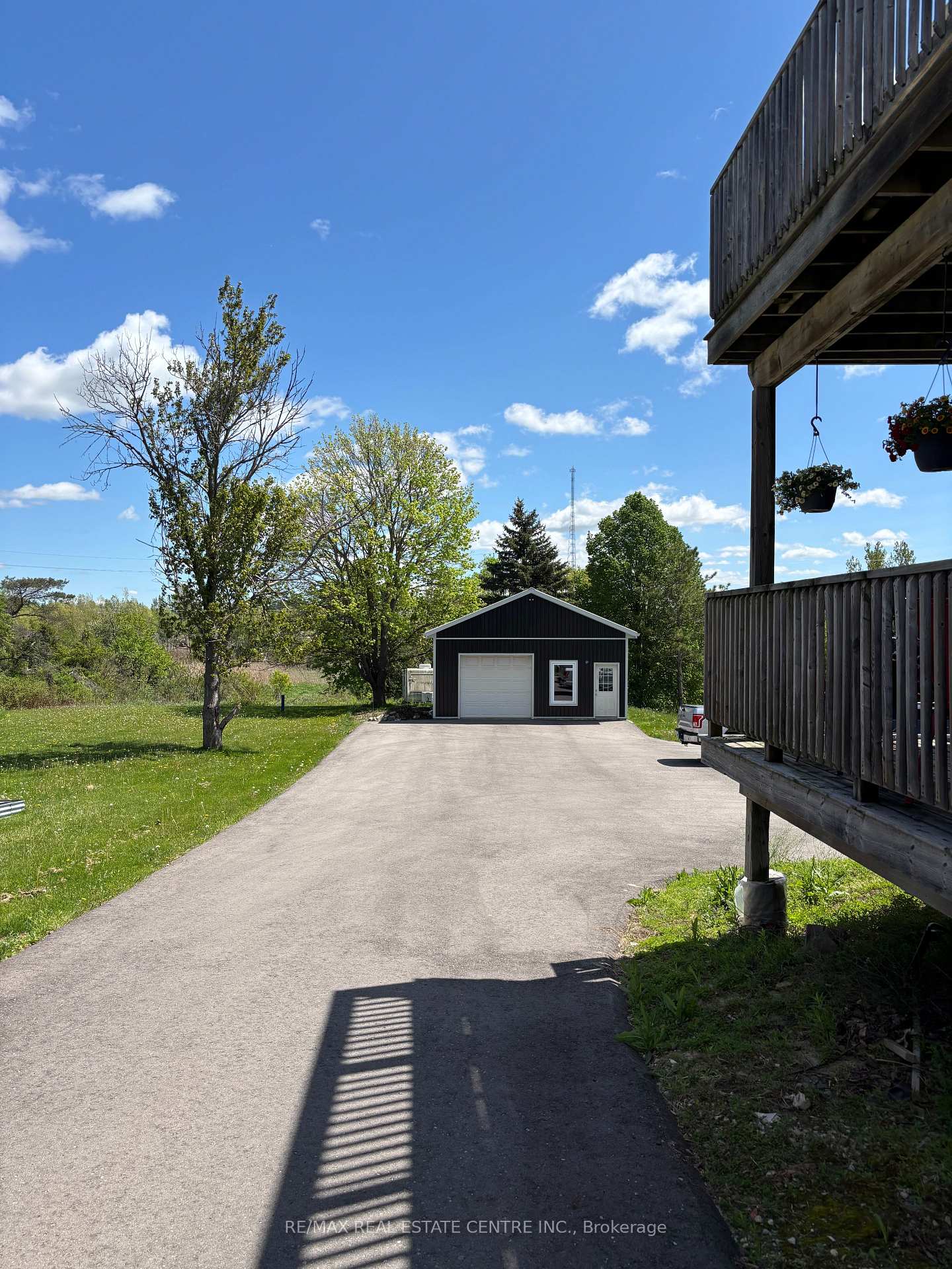 Photo 4 of 300 A Broadway, Orangeville — HOMEH