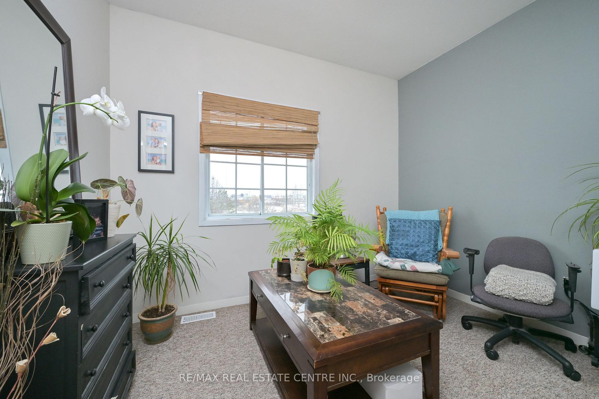 Photo 14 of 300 A Broadway, Orangeville — HOMEH
