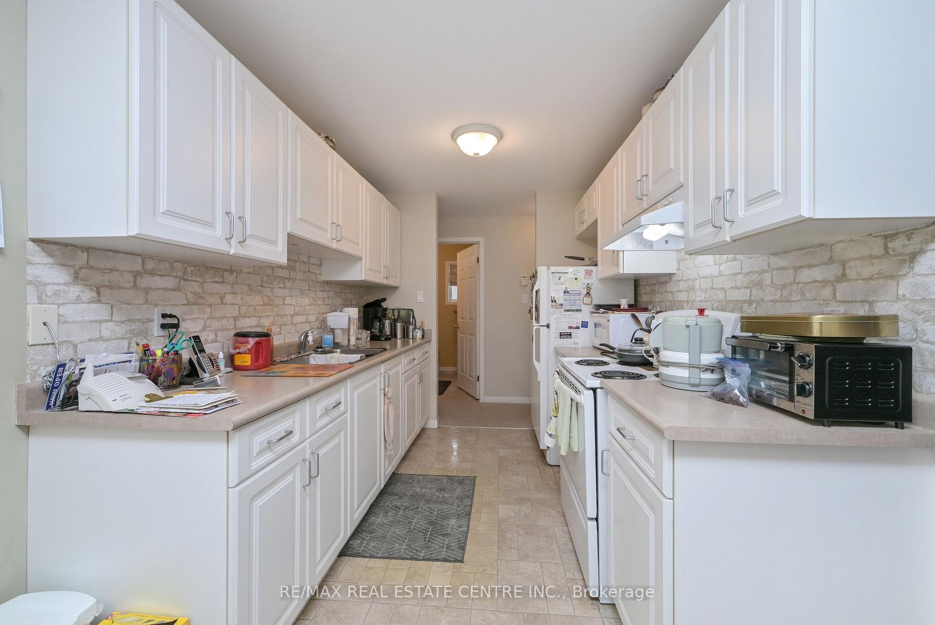 Photo 17 of 300 A Broadway, Orangeville — HOMEH