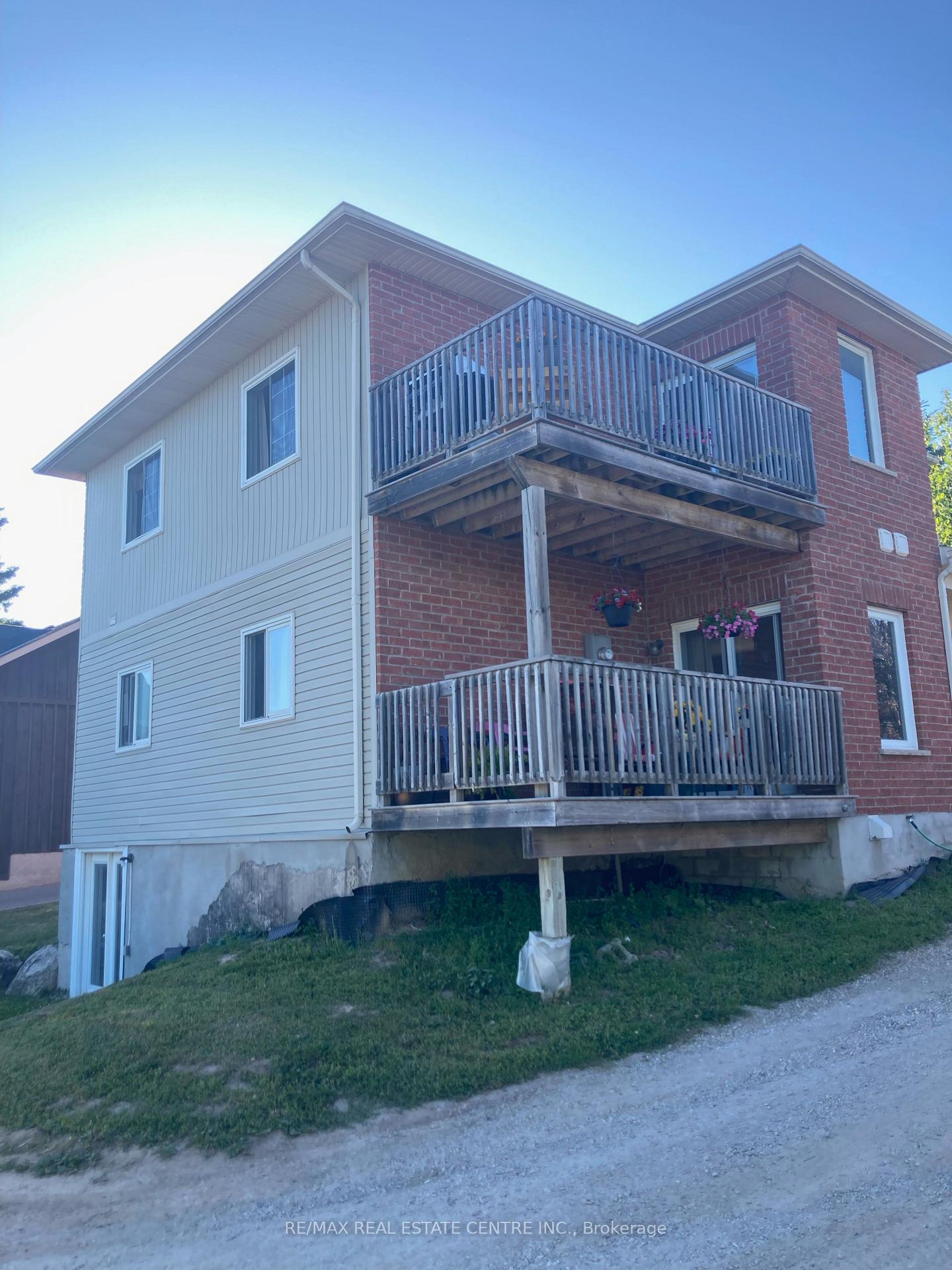Photo 22 of 300 A Broadway, Orangeville — HOMEH