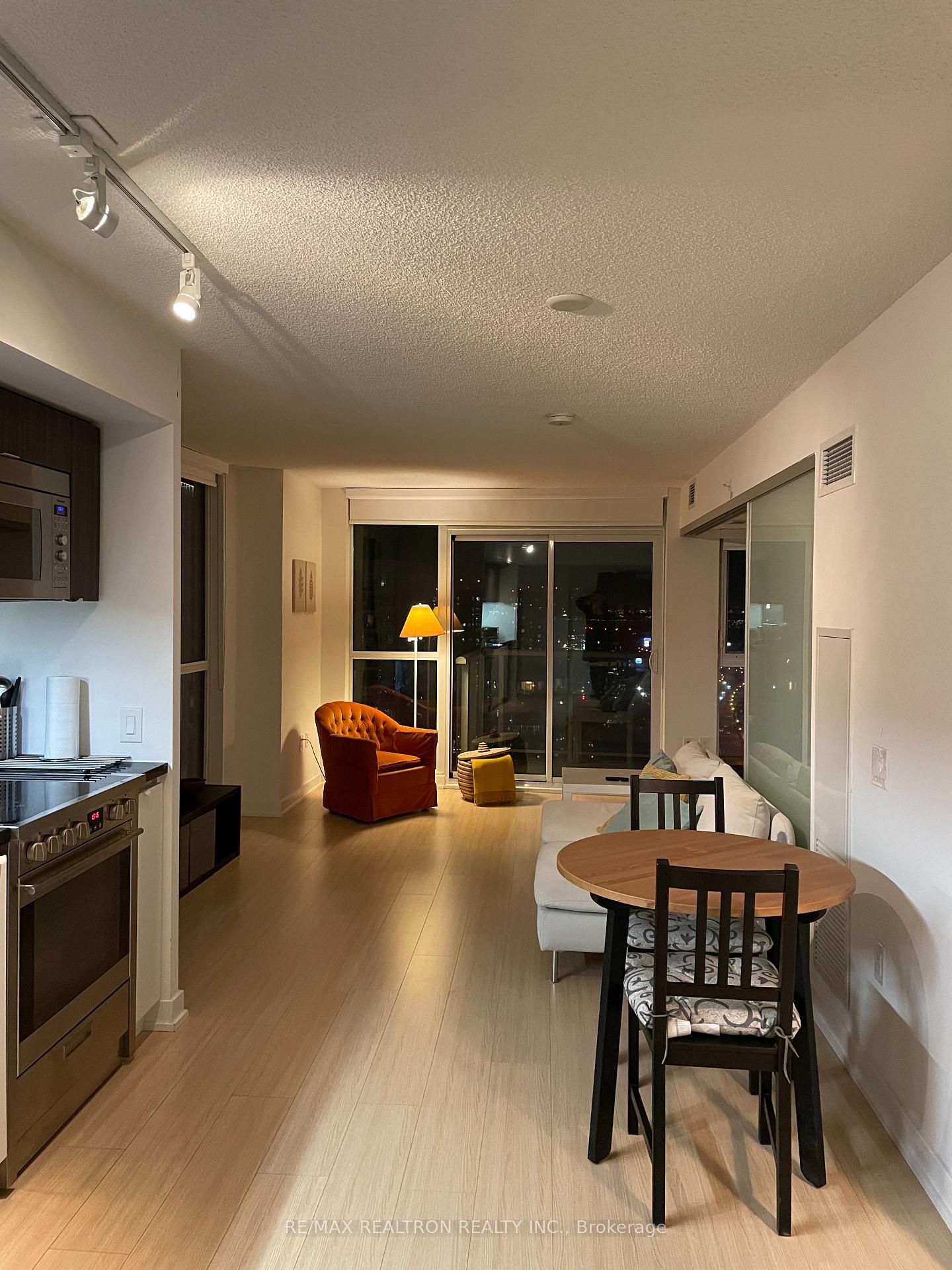 Photo 4 of Unit 4208, 75 Queens Wharf Road, Toronto, Waterfront Communities — HOMEH