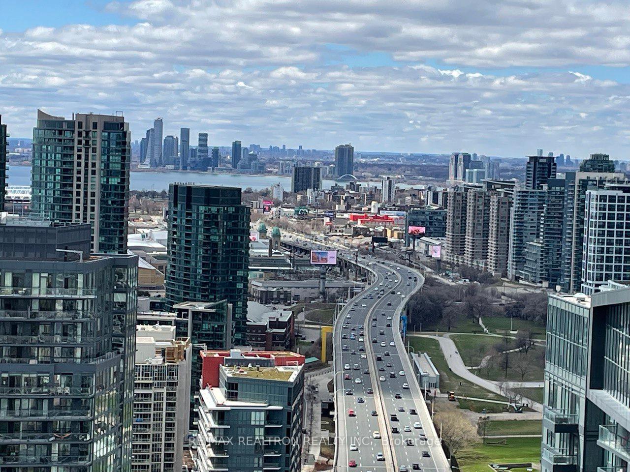 Photo 5 of Unit 4208, 75 Queens Wharf Road, Toronto, Waterfront Communities — HOMEH