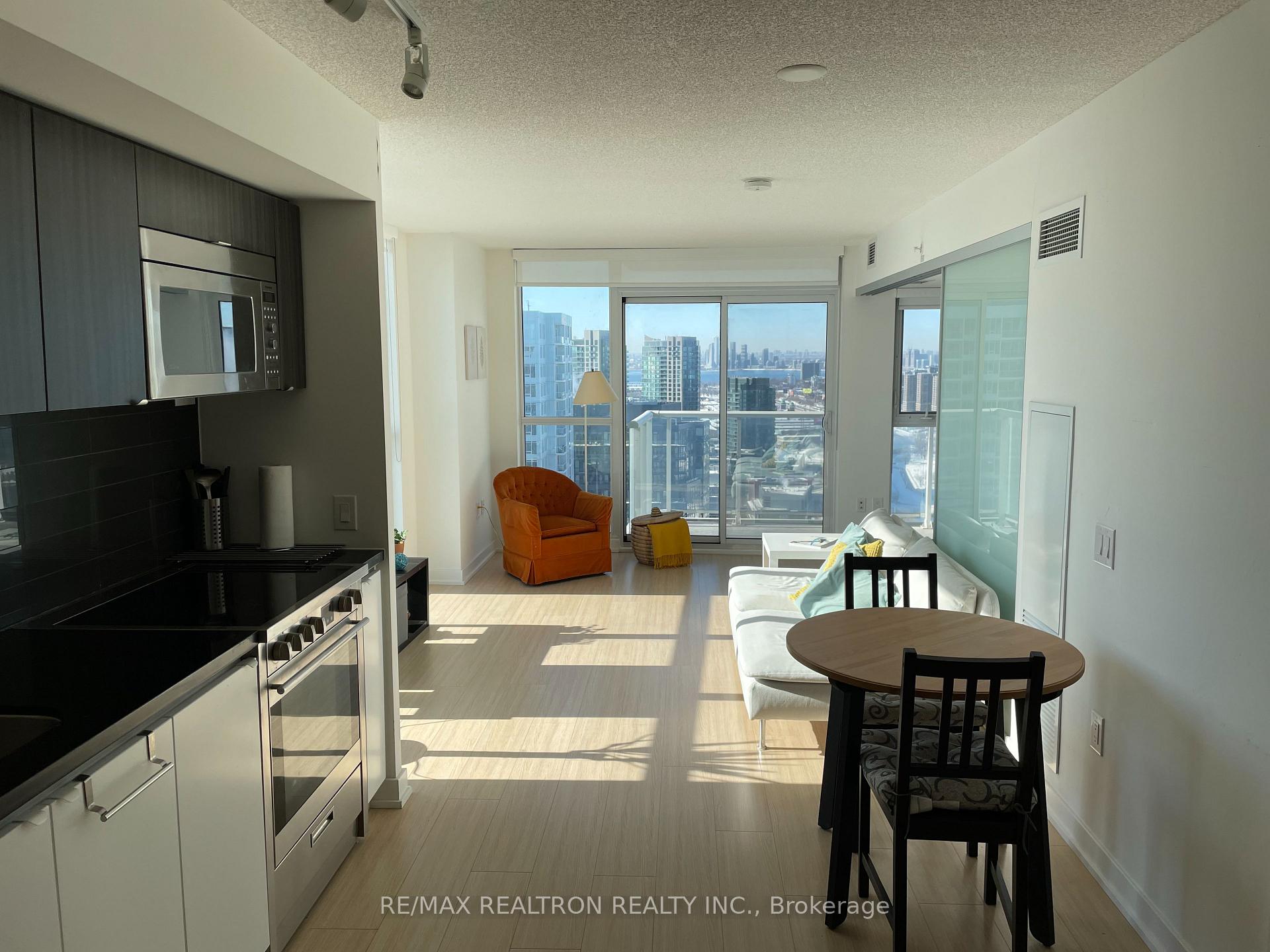 Photo 9 of Unit 4208, 75 Queens Wharf Road, Toronto, Waterfront Communities — HOMEH