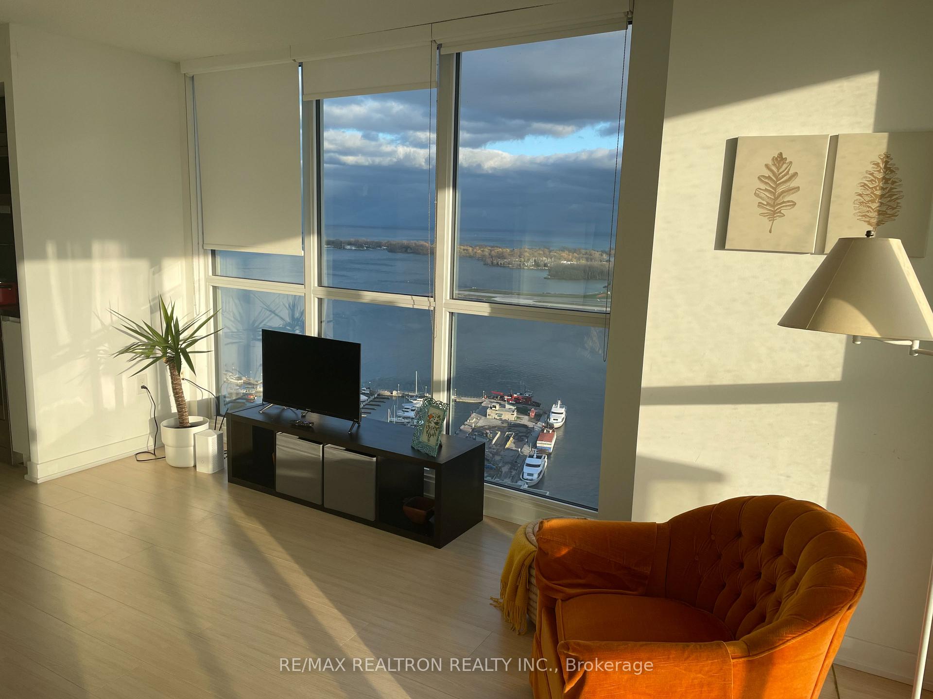 Photo 15 of Unit 4208, 75 Queens Wharf Road, Toronto, Waterfront Communities — HOMEH