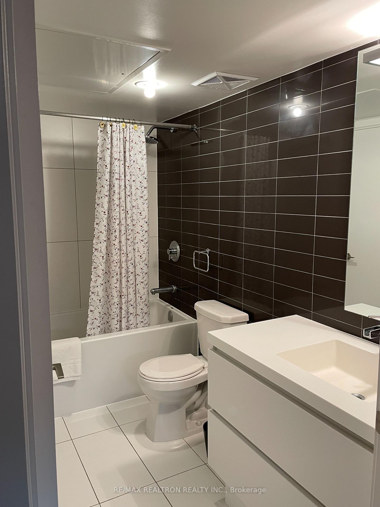 Photo 19 of Unit 4208, 75 Queens Wharf Road, Toronto, Waterfront Communities — HOMEH