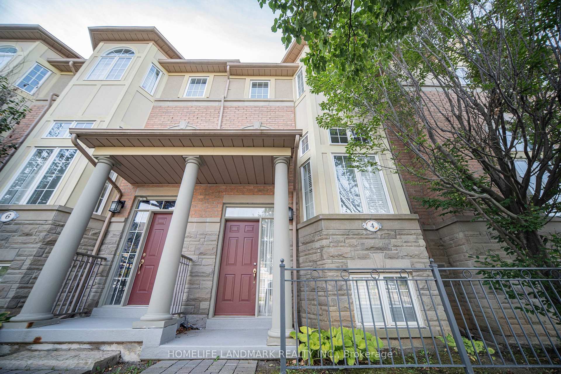 Photo 8 of 4 Legends Way, Markham, Unionville — HOMEH