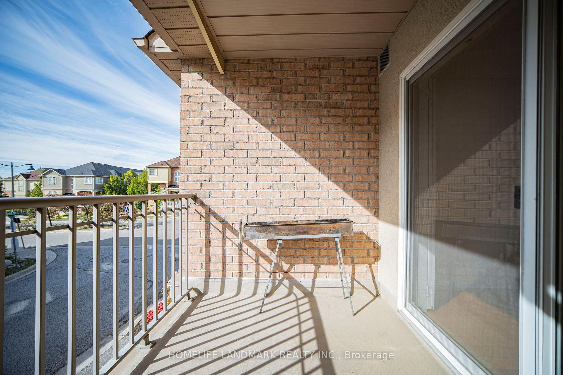 Photo 10 of 4 Legends Way, Markham, Unionville — HOMEH