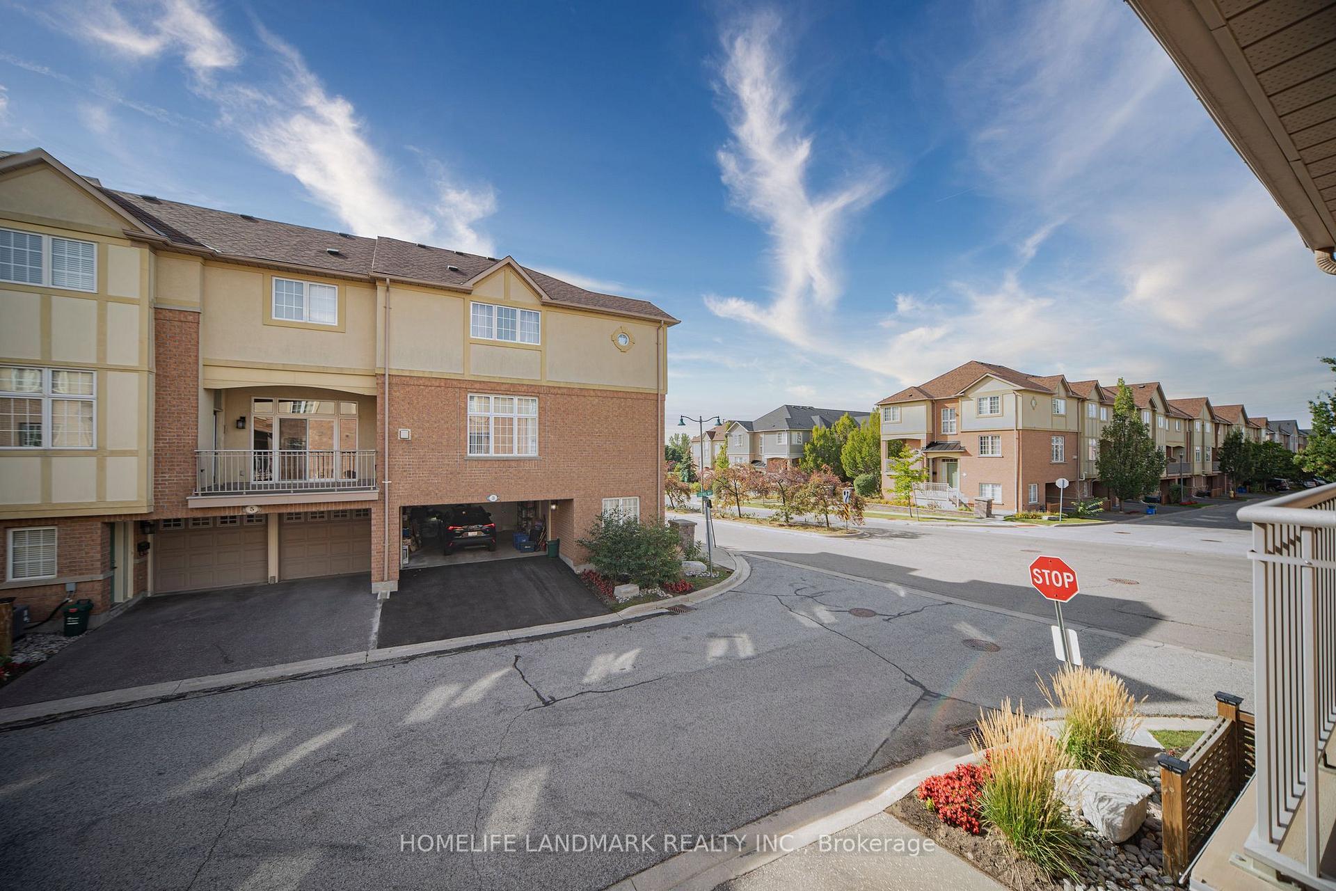Photo 12 of 4 Legends Way, Markham, Unionville — HOMEH
