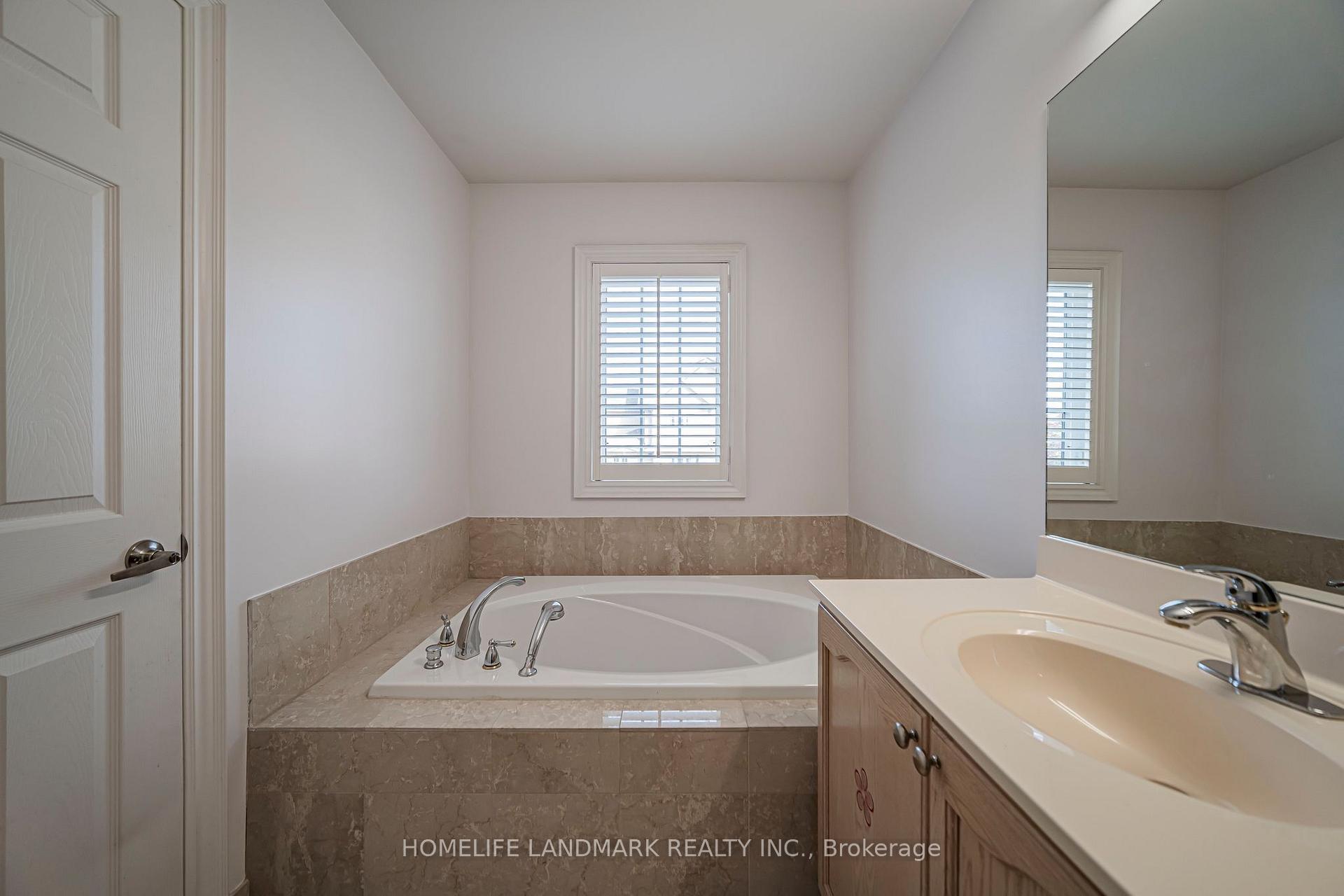 Photo 36 of 4 Legends Way, Markham, Unionville — HOMEH