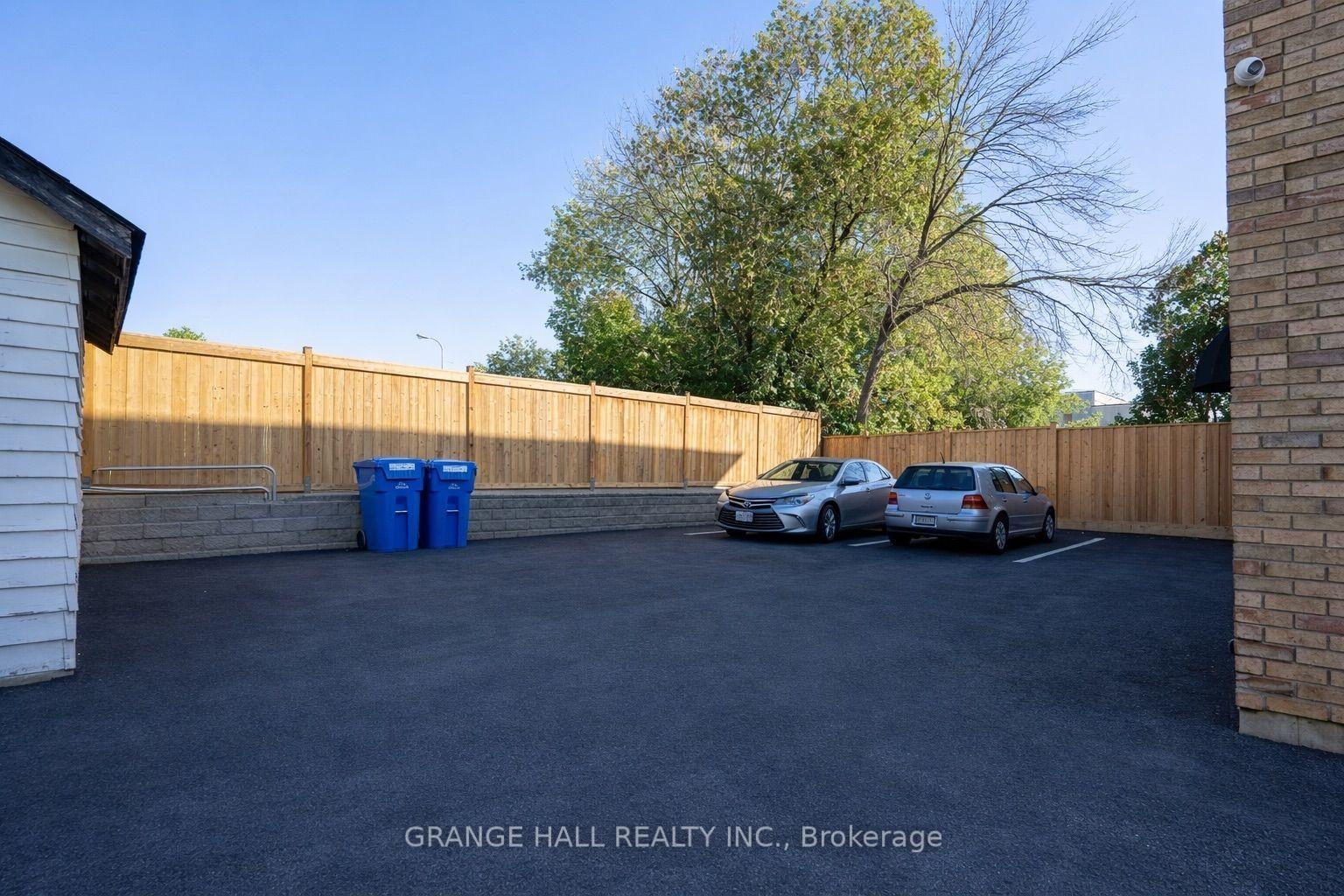 Photo 2 of Unit 12, 14 Elgin Street, Orillia — HOMEH