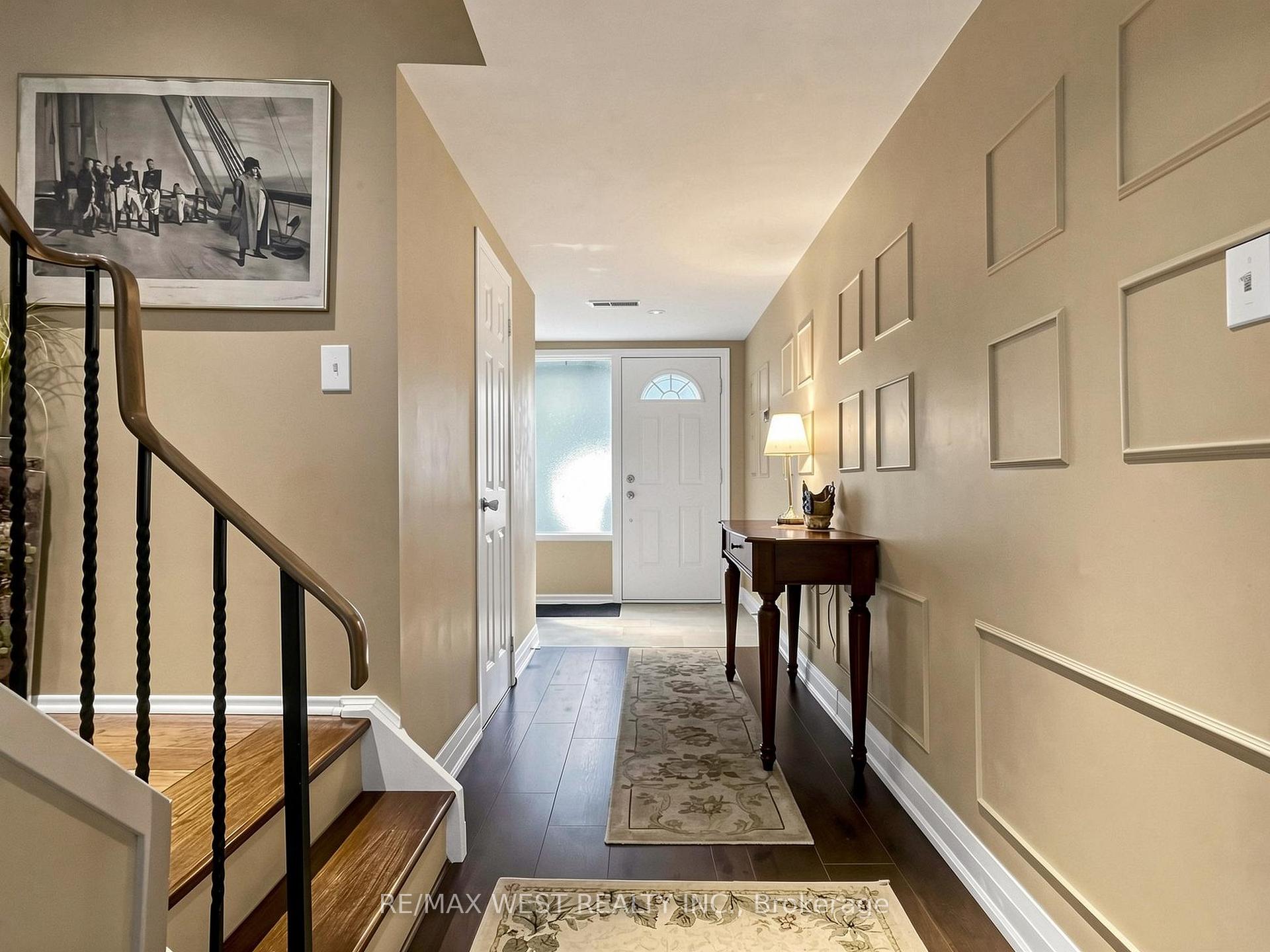 Photo 3 of Unit 44, 121 Poplar Crescent, Aurora, Aurora Highlands — HOMEH