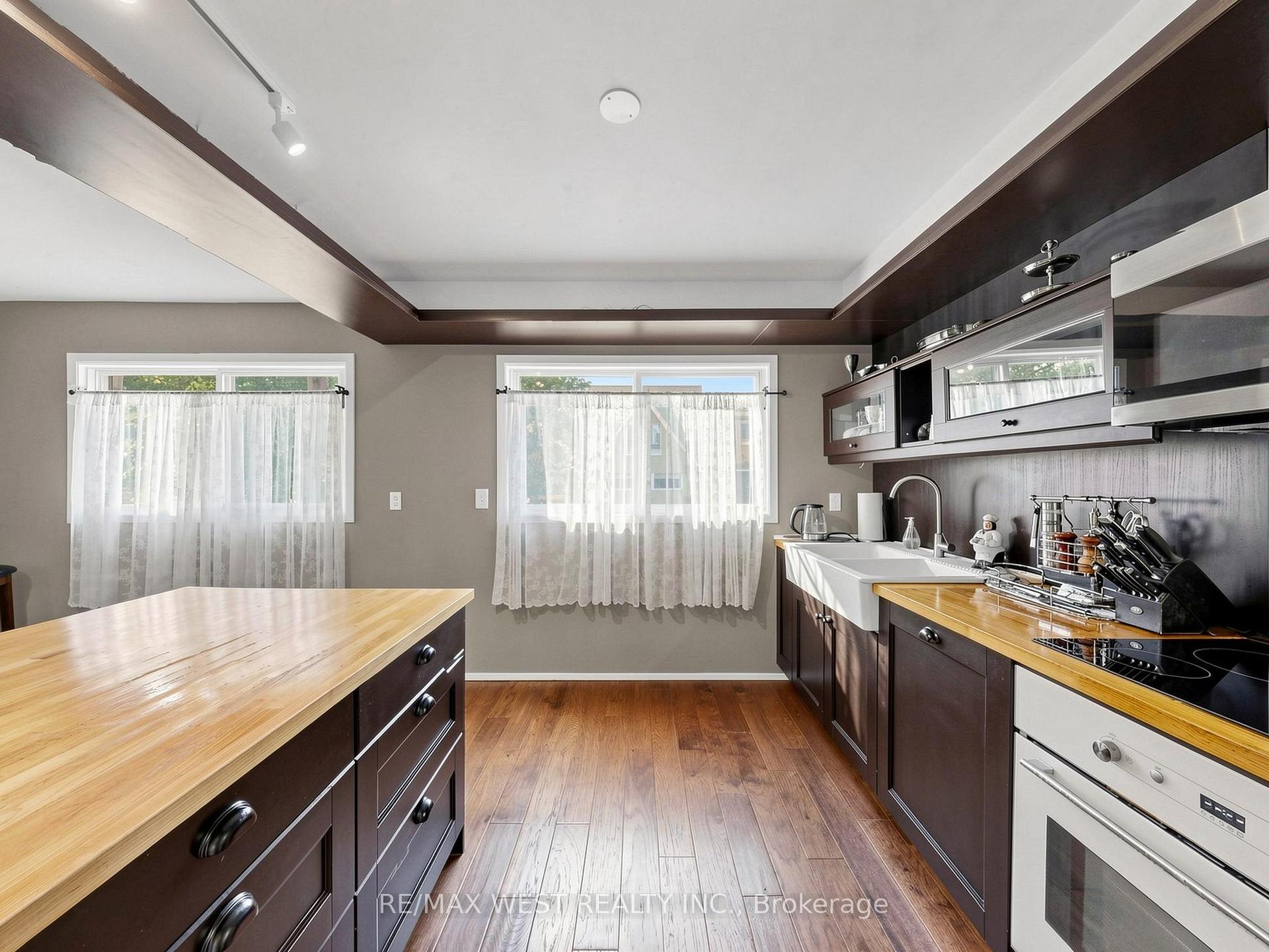 Photo 21 of Unit 44, 121 Poplar Crescent, Aurora, Aurora Highlands — HOMEH