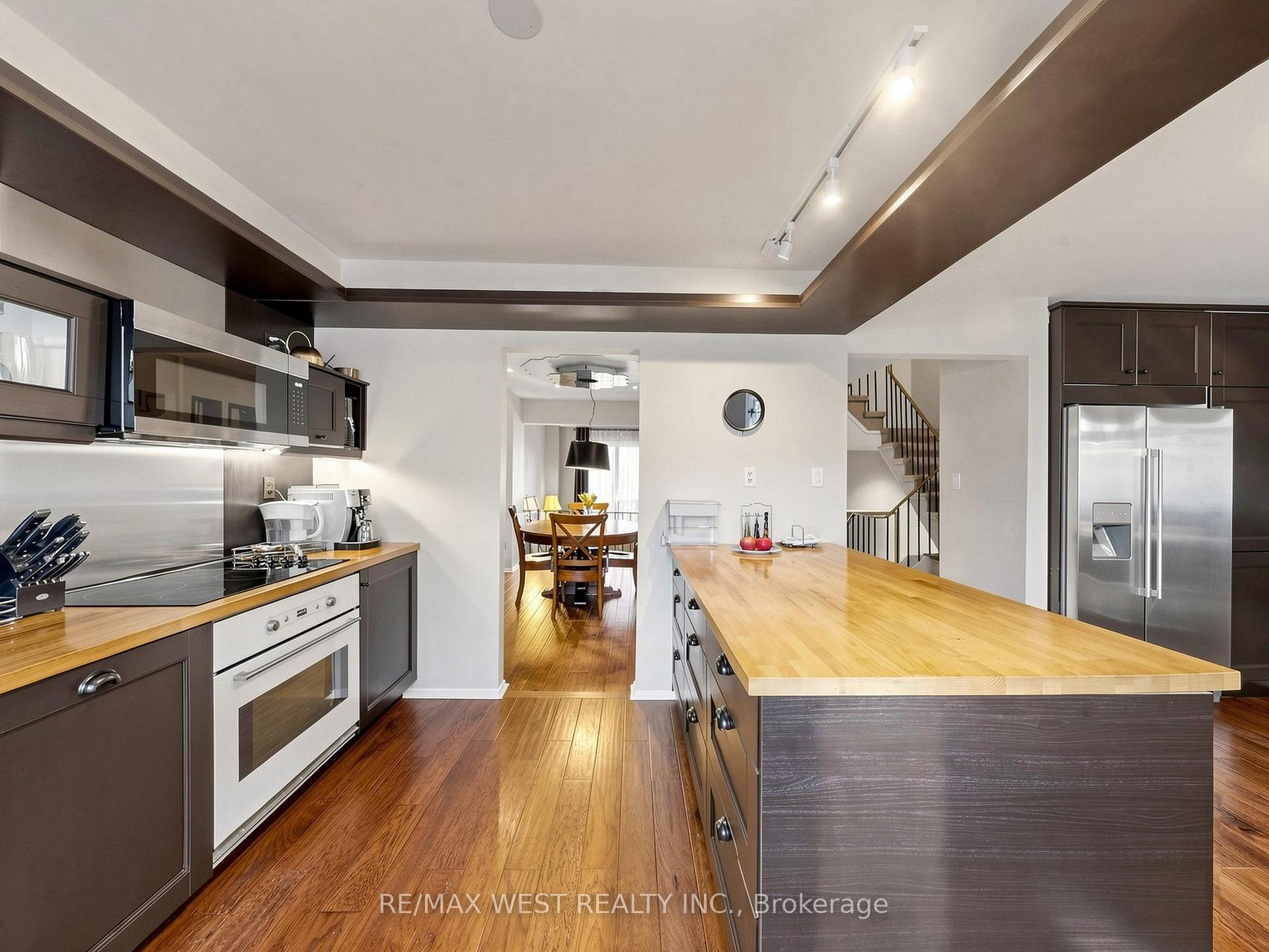 Photo 24 of Unit 44, 121 Poplar Crescent, Aurora, Aurora Highlands — HOMEH