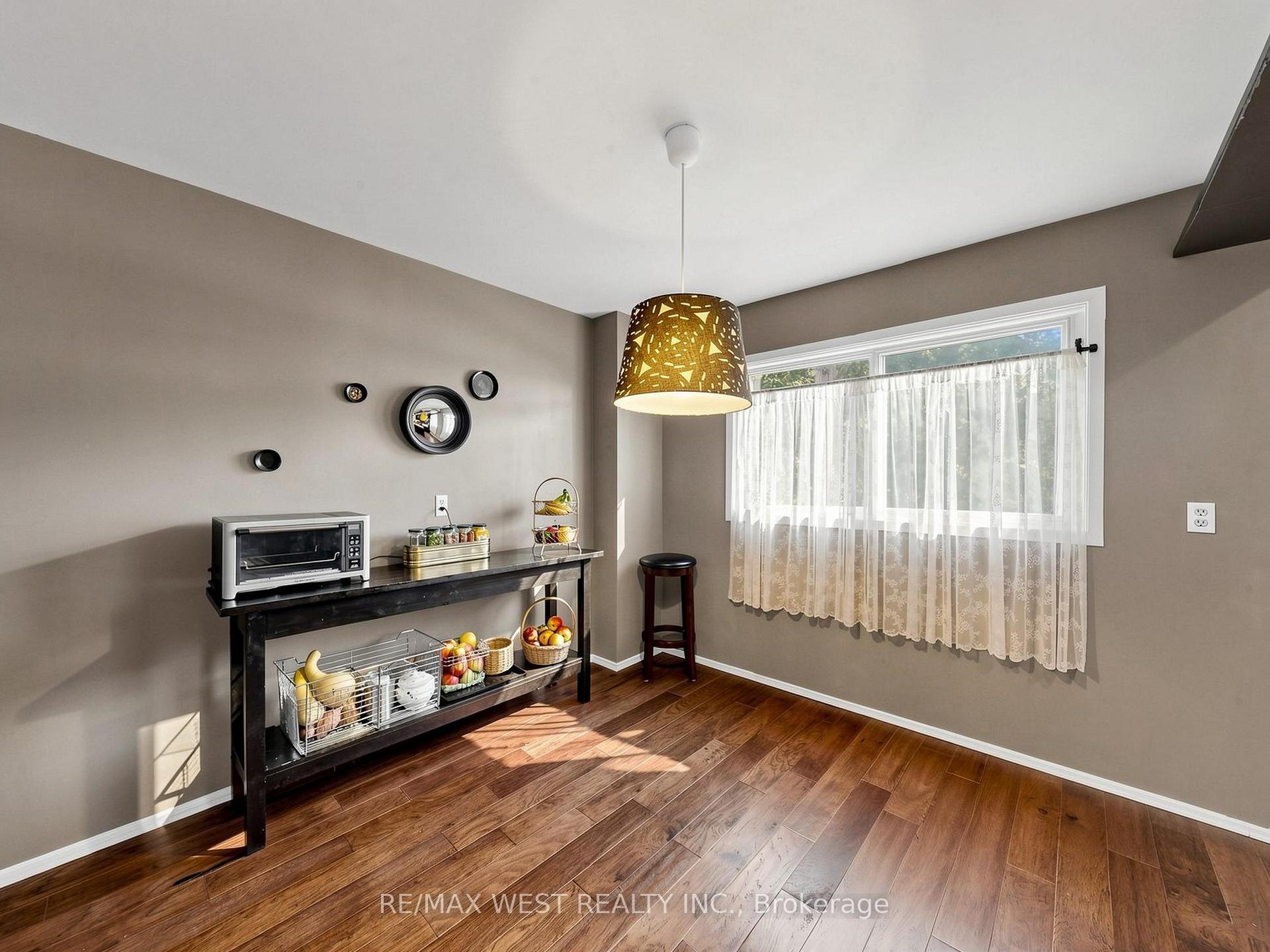 Photo 27 of Unit 44, 121 Poplar Crescent, Aurora, Aurora Highlands — HOMEH