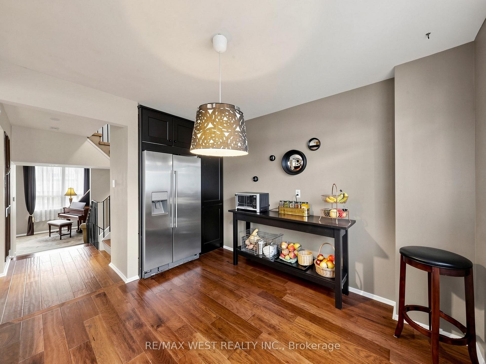 Photo 29 of Unit 44, 121 Poplar Crescent, Aurora, Aurora Highlands — HOMEH