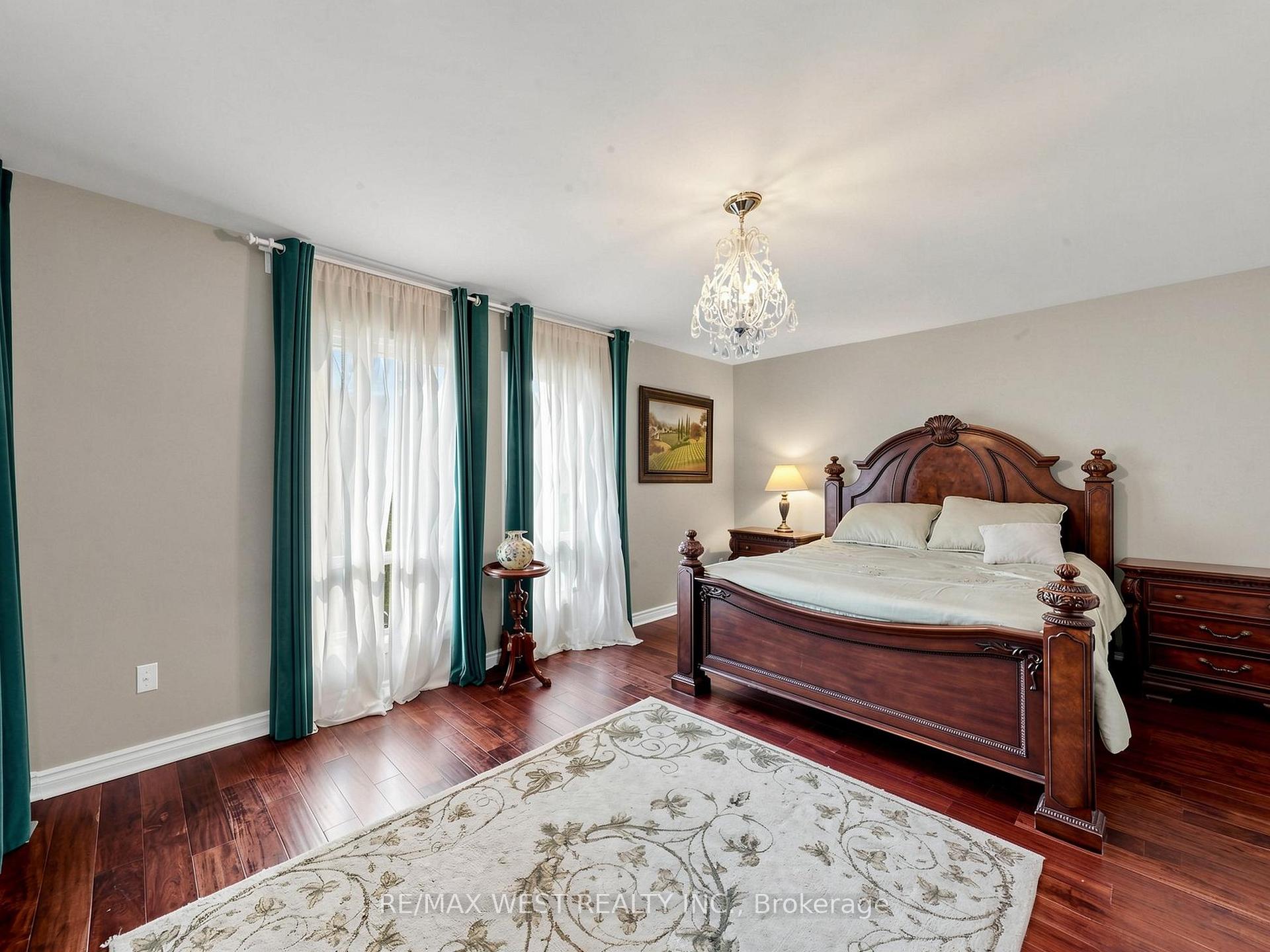 Photo 33 of Unit 44, 121 Poplar Crescent, Aurora, Aurora Highlands — HOMEH