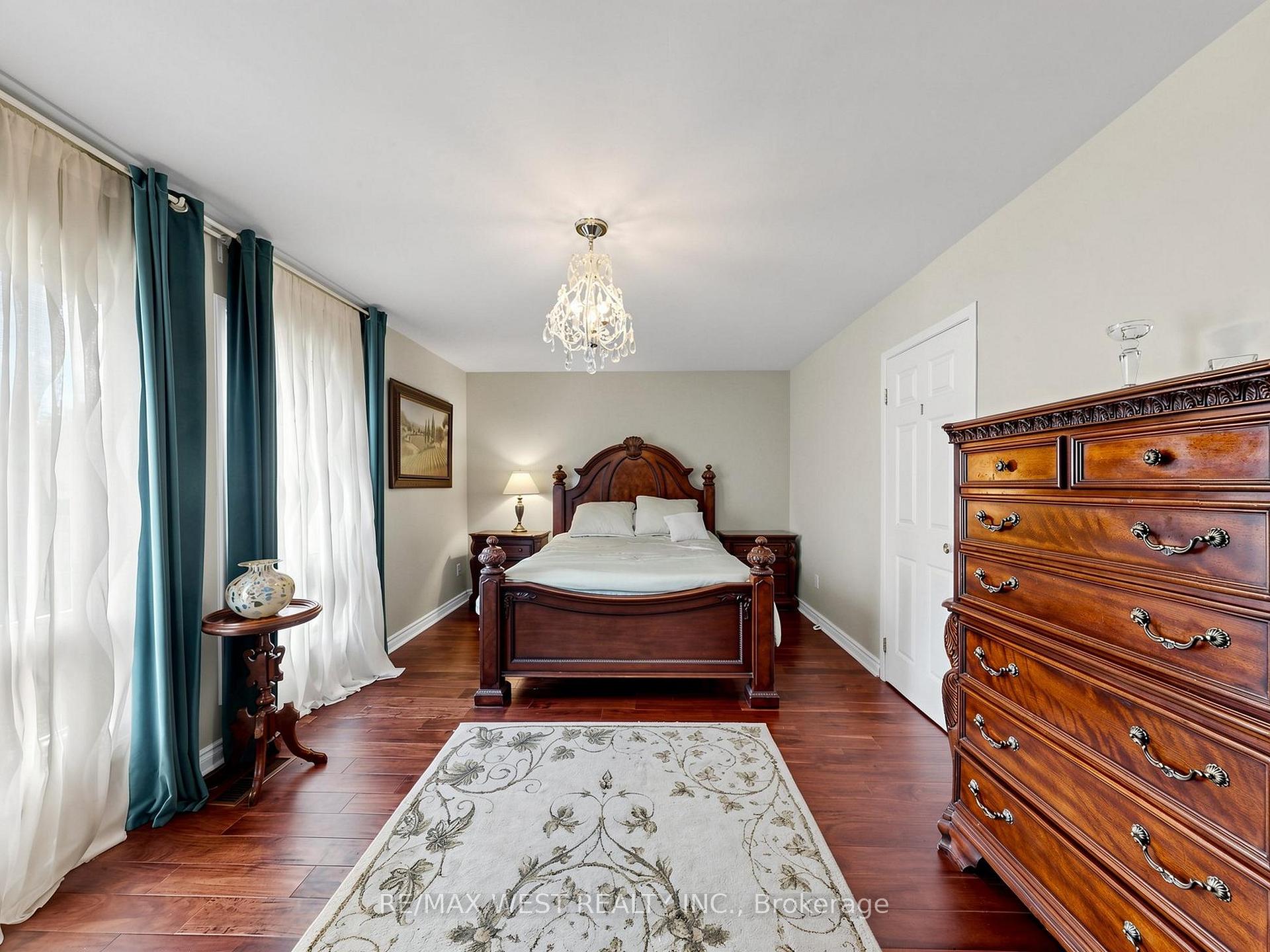 Photo 37 of Unit 44, 121 Poplar Crescent, Aurora, Aurora Highlands — HOMEH