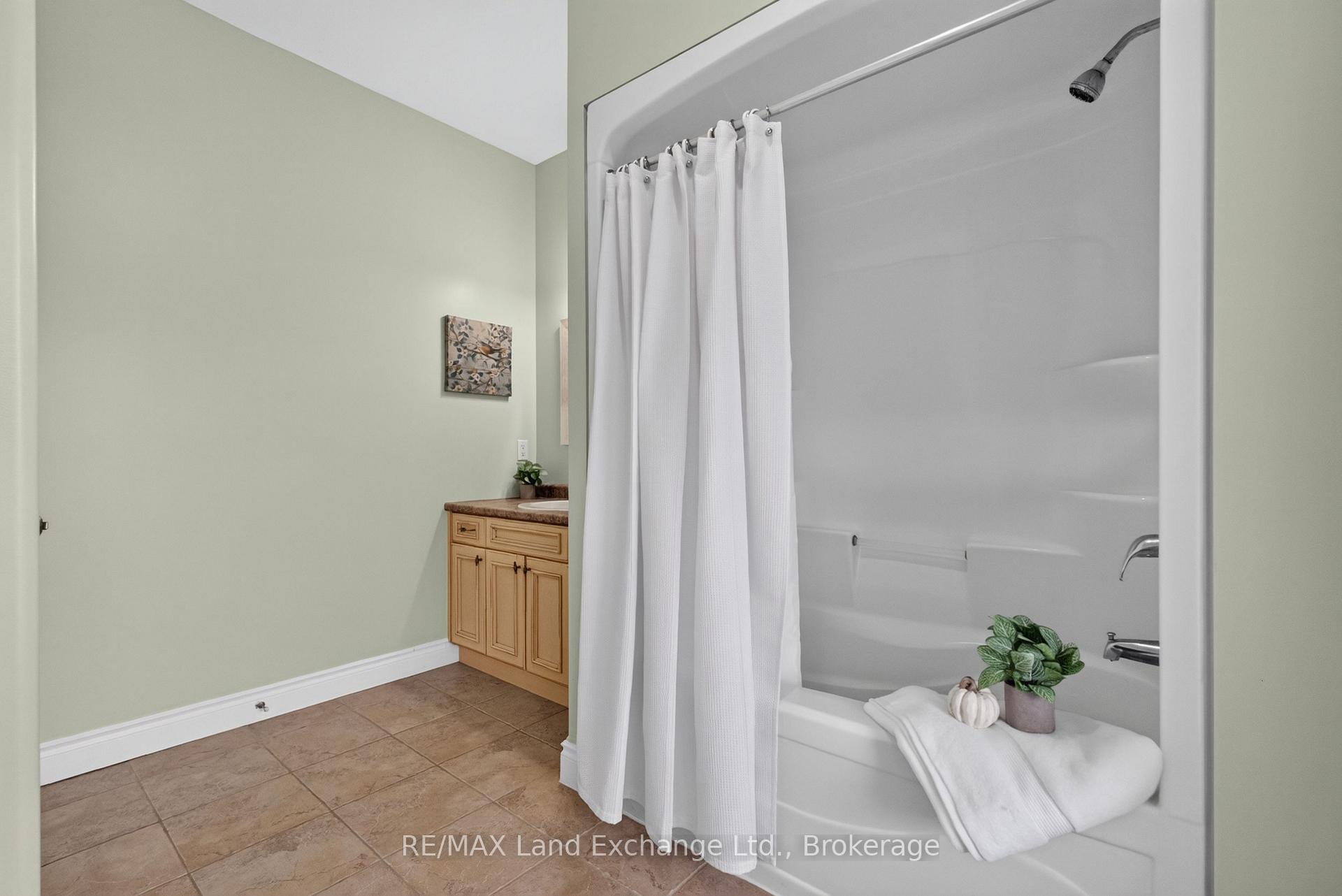 Photo 25 of 709 Mcgaw Drive, Kincardine — HOMEH