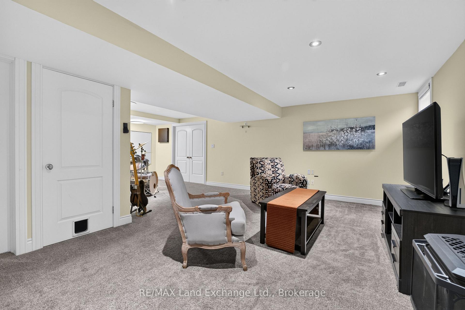 Photo 29 of 709 Mcgaw Drive, Kincardine — HOMEH