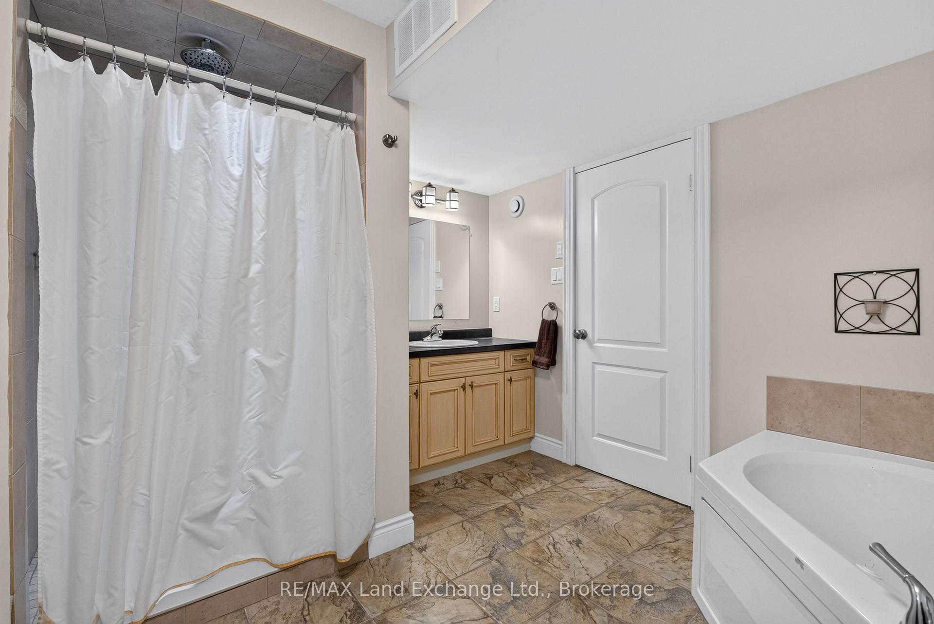 Photo 36 of 709 Mcgaw Drive, Kincardine — HOMEH