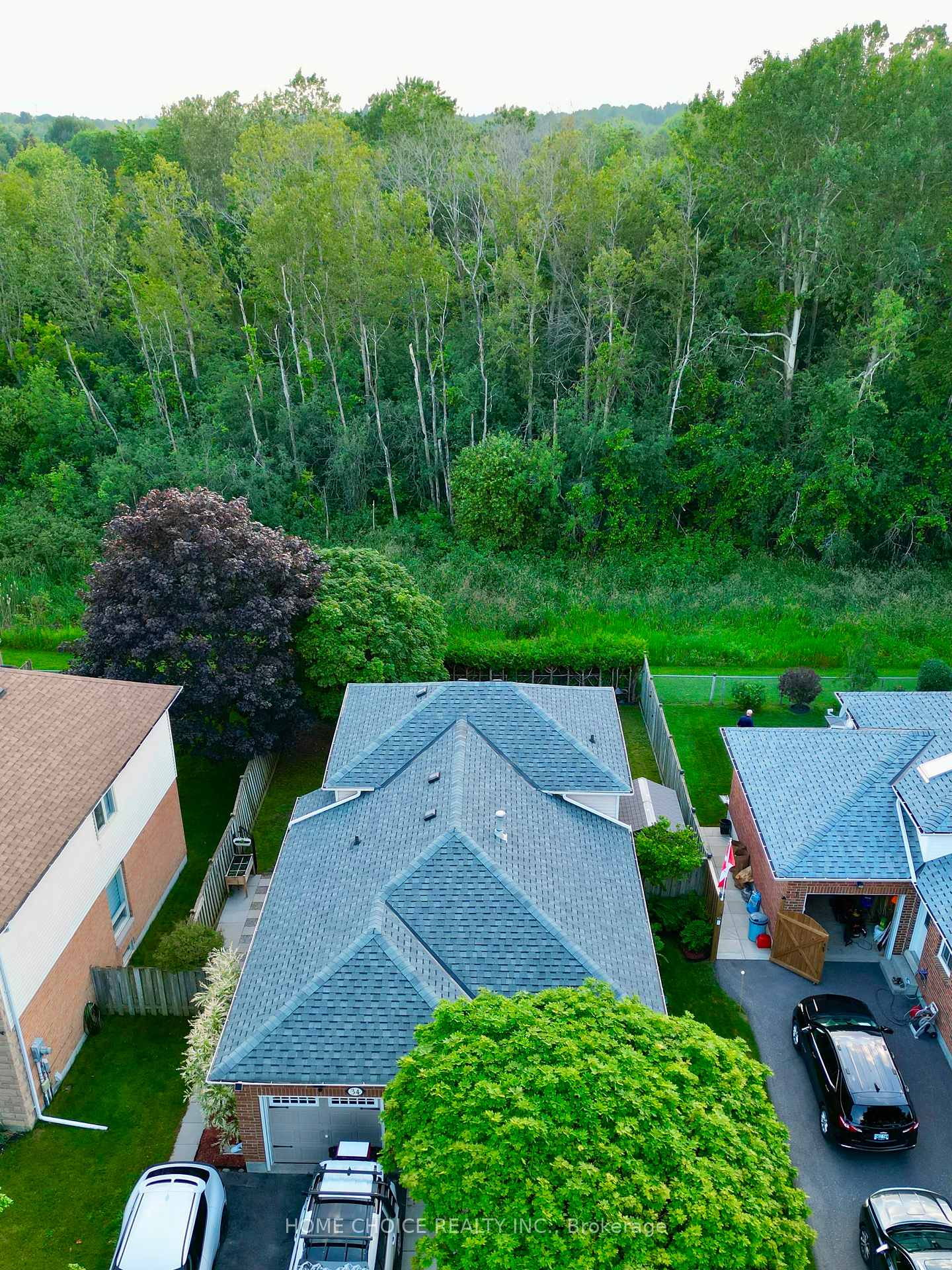 Photo 5 of 34 Goldpine Avenue, Clarington, Courtice — HOMEH