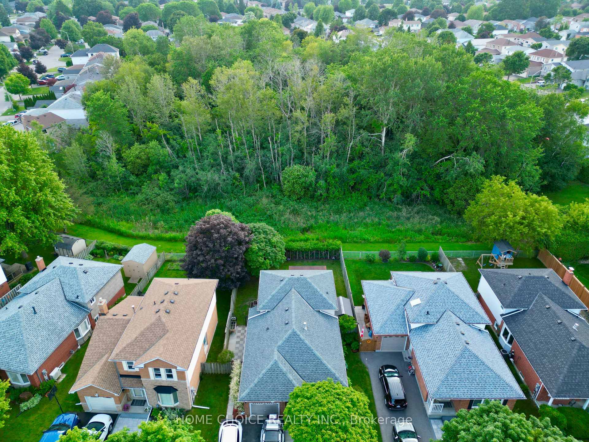 Photo 6 of 34 Goldpine Avenue, Clarington, Courtice — HOMEH