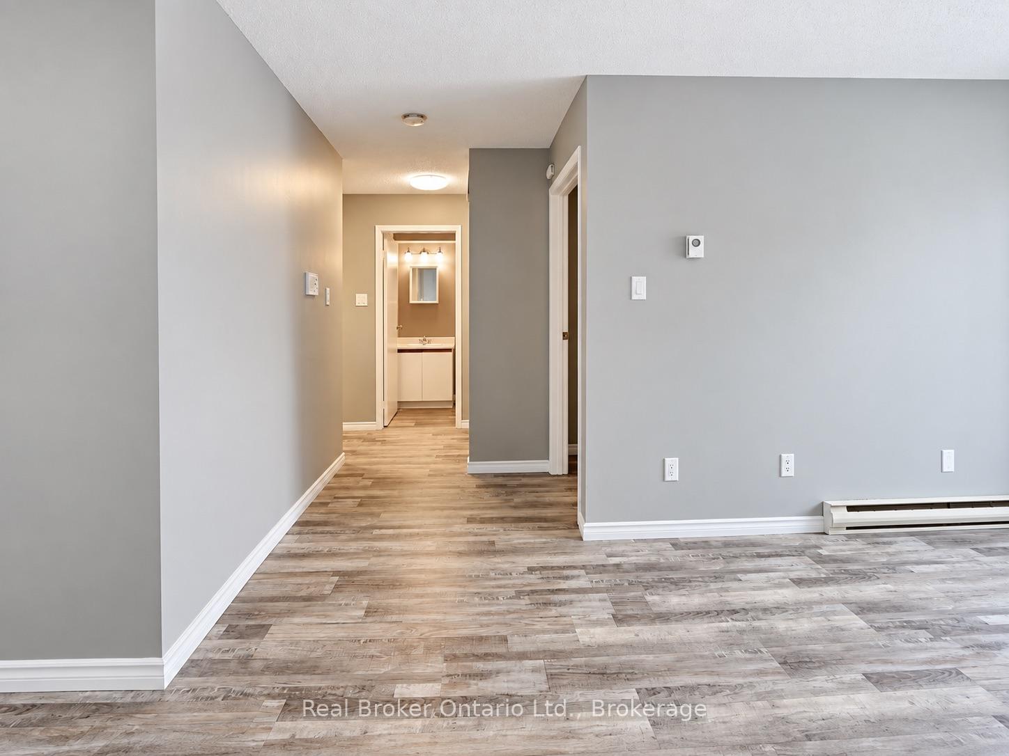 Photo 5 of Unit 101, 725 Deveron Crescent, London, South T — HOMEH