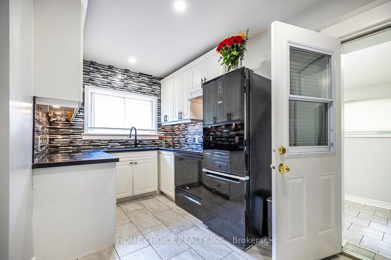 Photo 15 of 140 Gladstone Avenue, Oshawa, McLaughlin — HOMEH