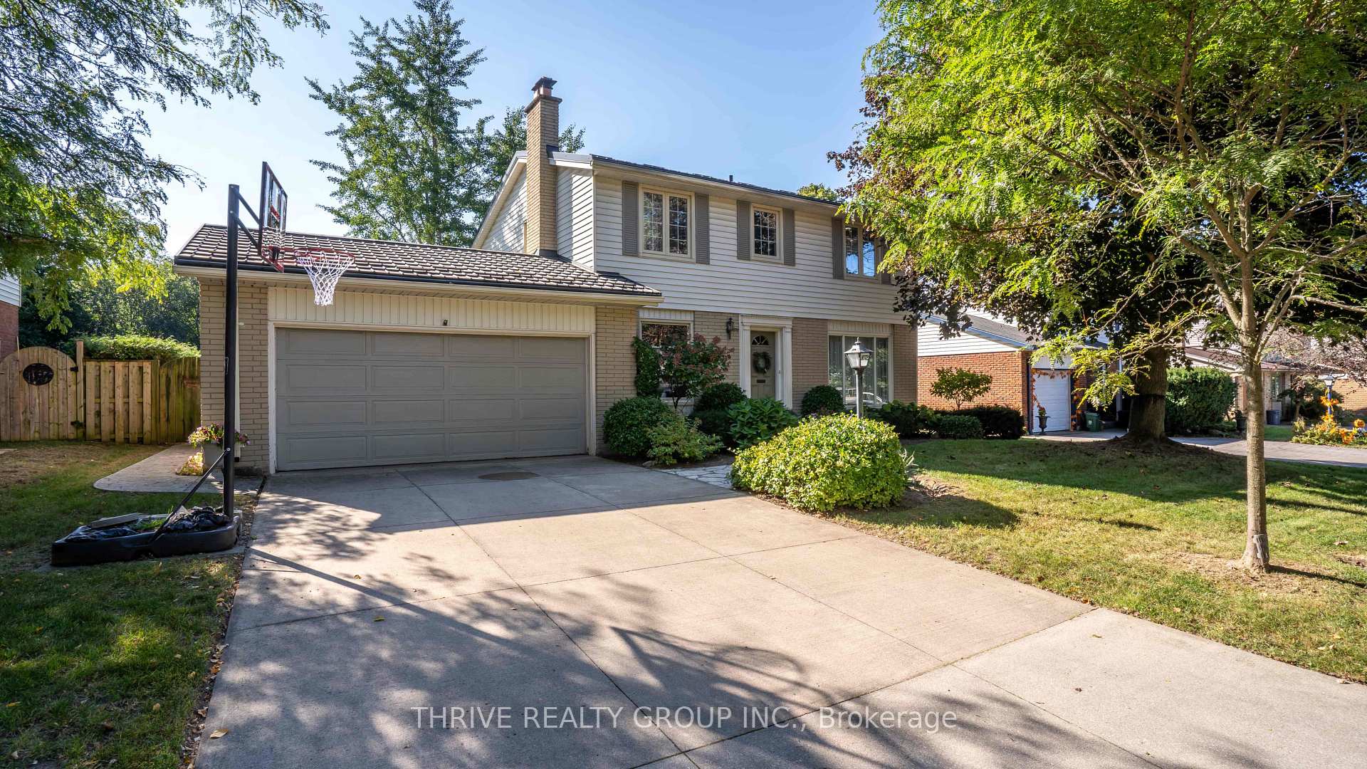 Photo 2 of 1072 Prince George Road, London, North M — HOMEH