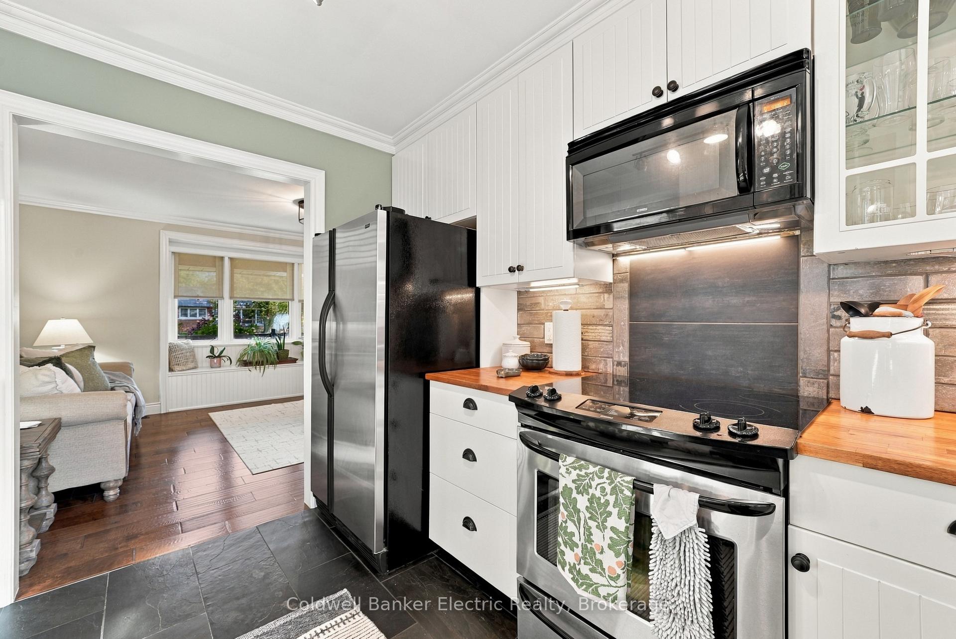 Photo 15 of 13 Coverdale Avenue, Cobourg — HOMEH