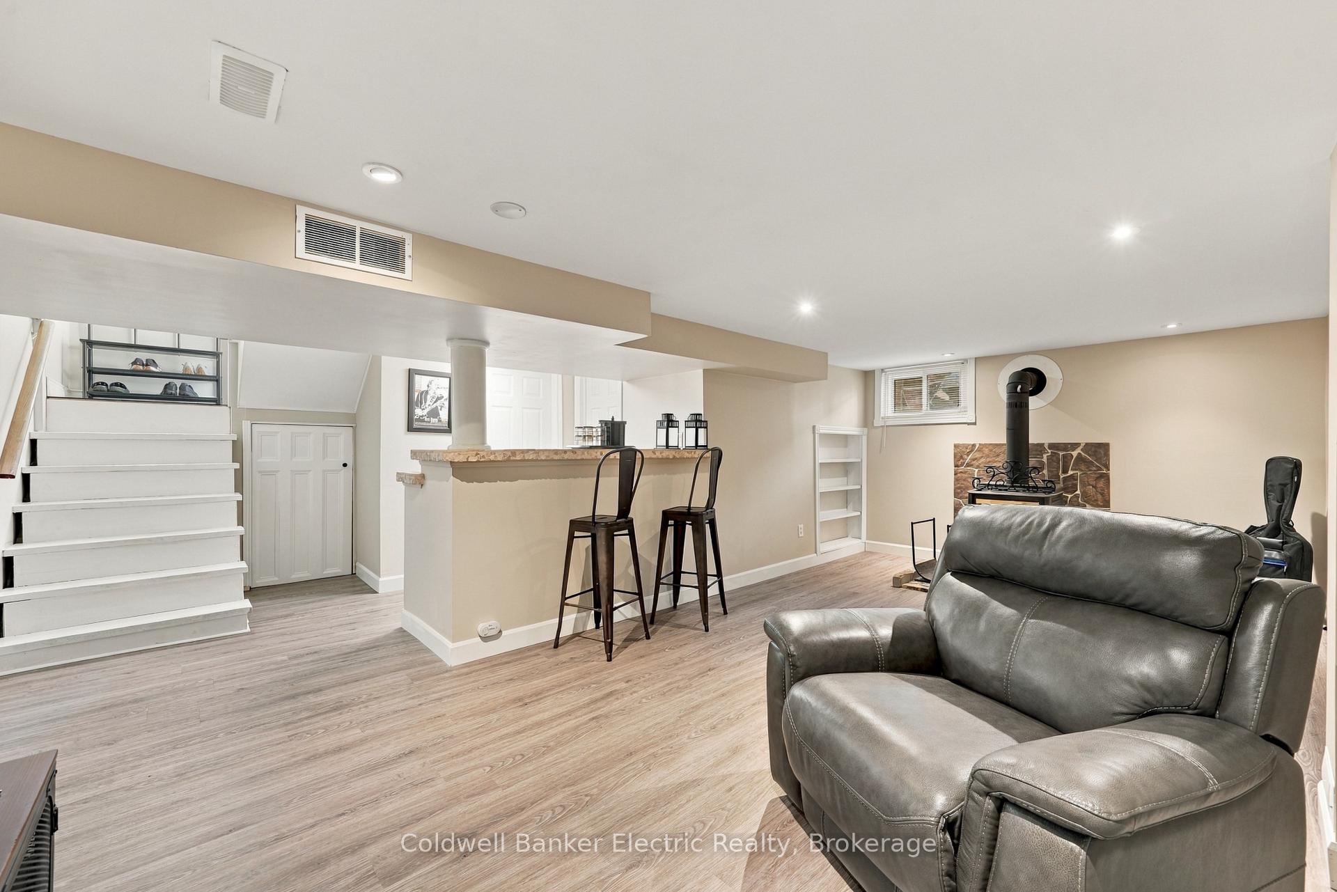 Photo 36 of 13 Coverdale Avenue, Cobourg — HOMEH