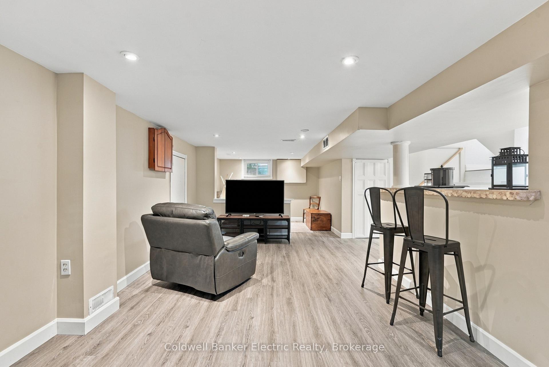 Photo 38 of 13 Coverdale Avenue, Cobourg — HOMEH