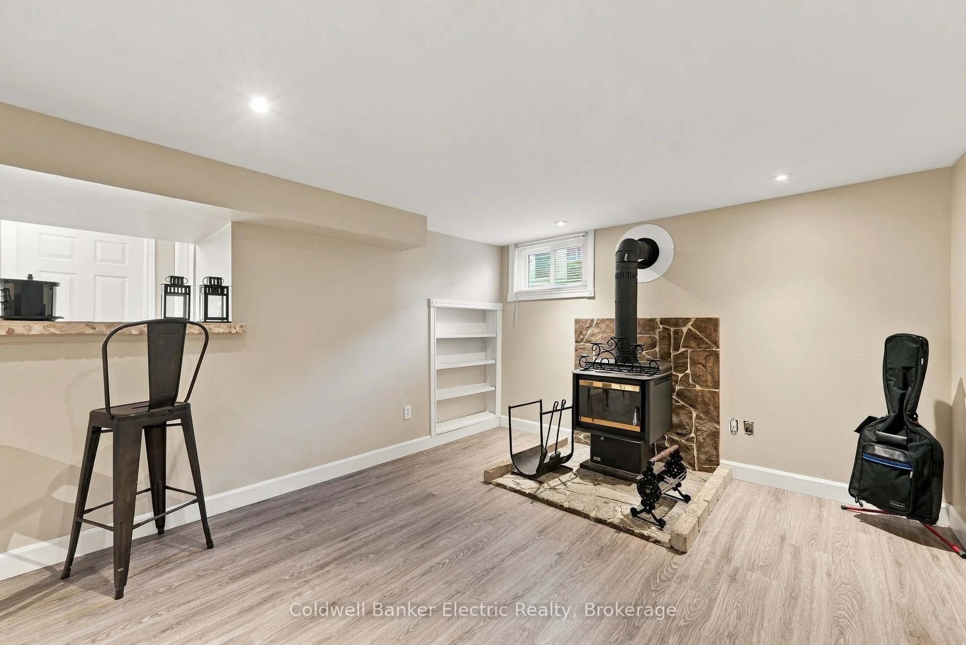 Photo 39 of 13 Coverdale Avenue, Cobourg — HOMEH