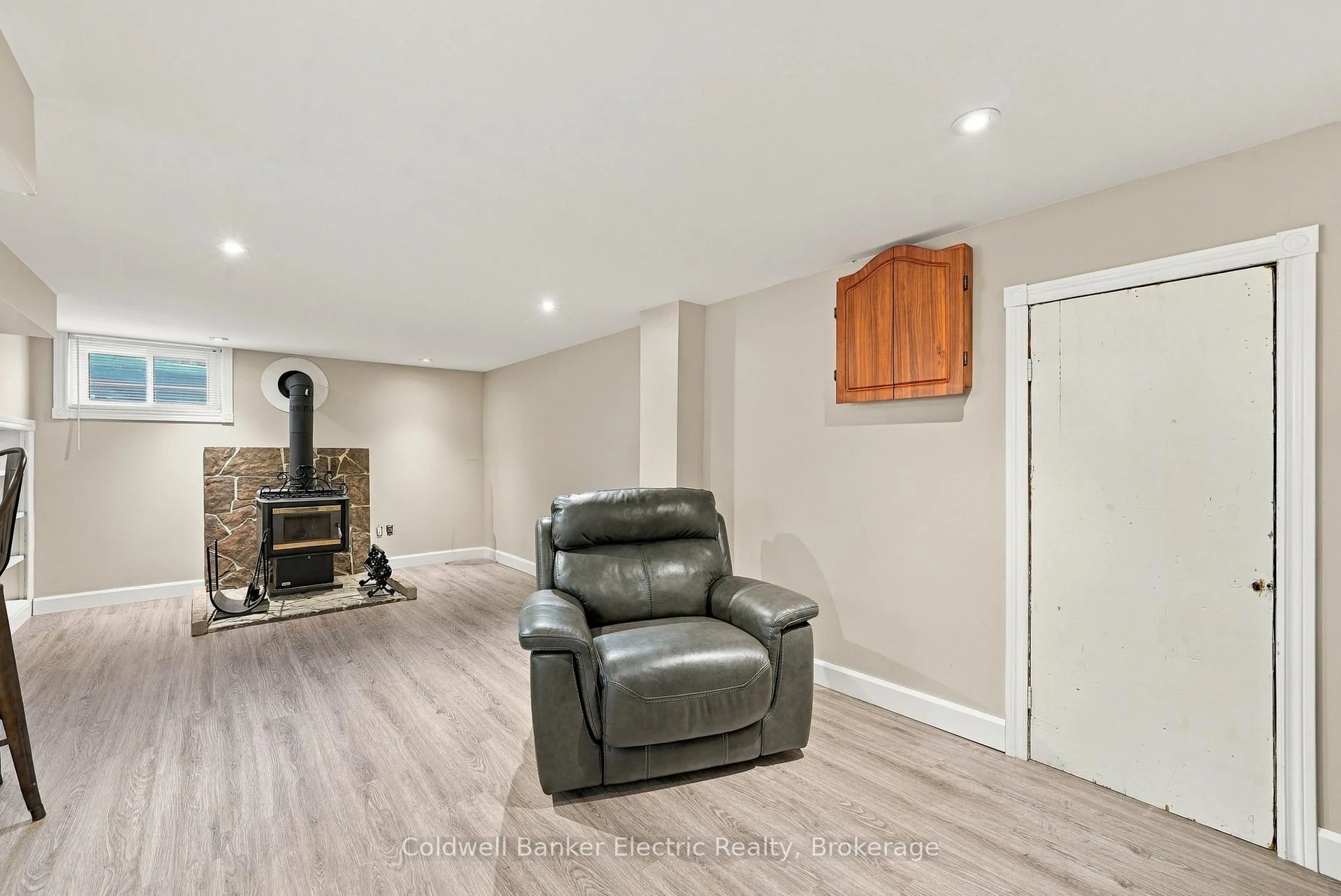 Photo 42 of 13 Coverdale Avenue, Cobourg — HOMEH
