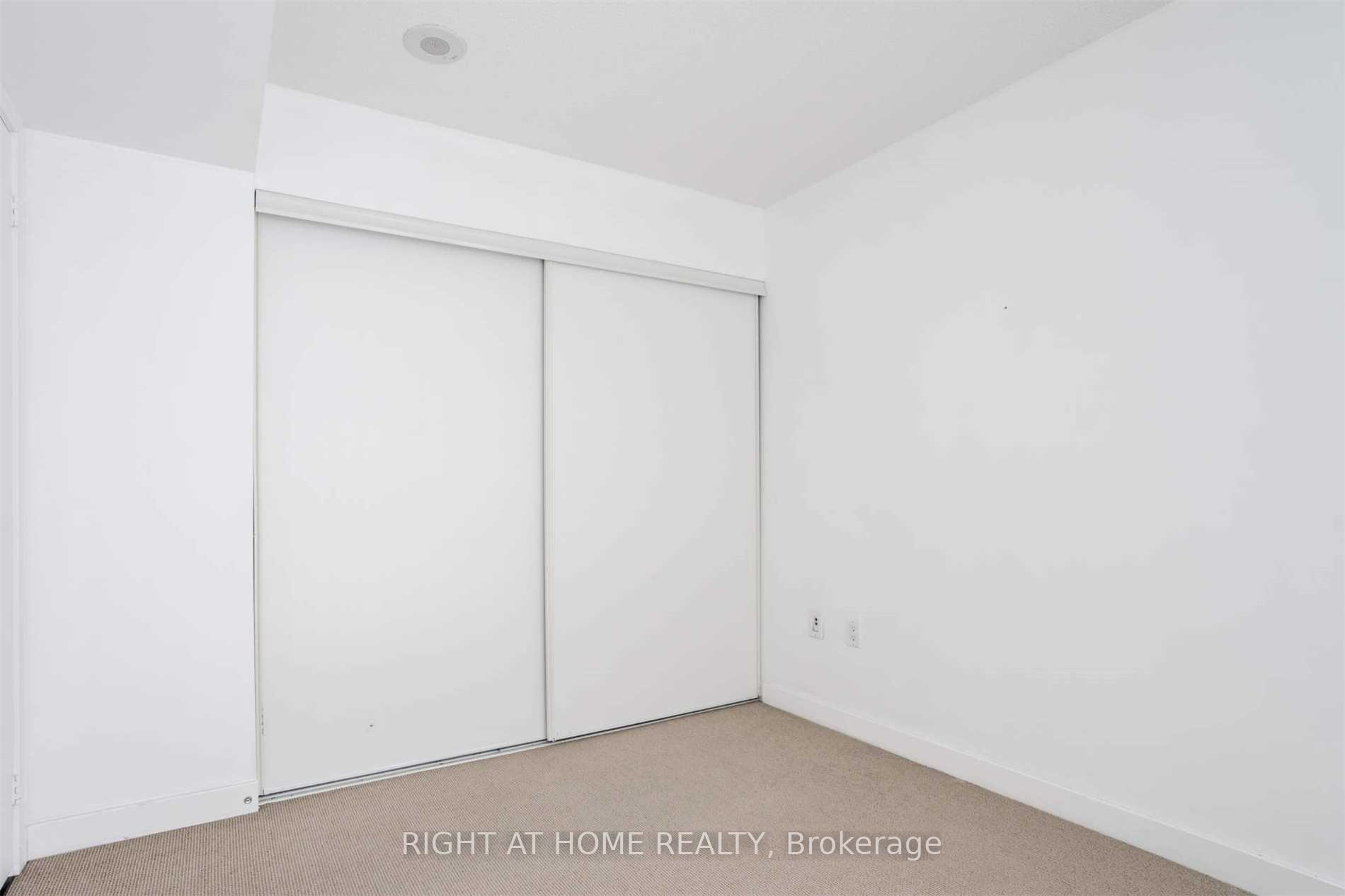 Photo 11 of Unit 1505, 15 Iceboat Terrace, Toronto, Waterfront Communities — HOMEH