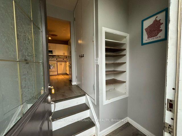 Photo 2 of Unit UPPER, 2551 Padstow Crescent, Mississauga, Clarkson — HOMEH
