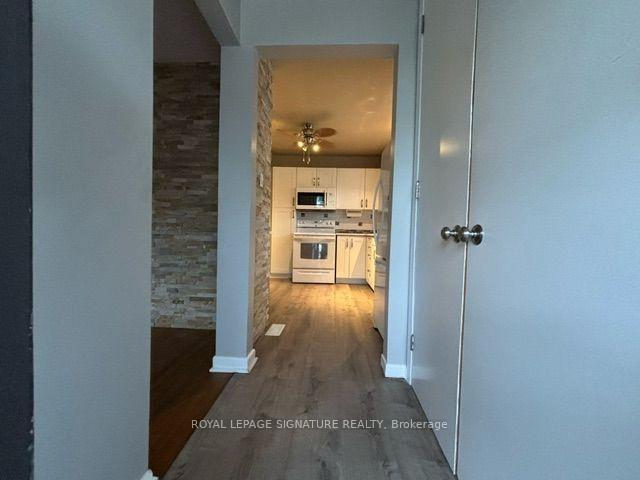 Photo 3 of Unit UPPER, 2551 Padstow Crescent, Mississauga, Clarkson — HOMEH