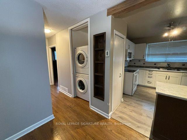 Photo 7 of Unit UPPER, 2551 Padstow Crescent, Mississauga, Clarkson — HOMEH