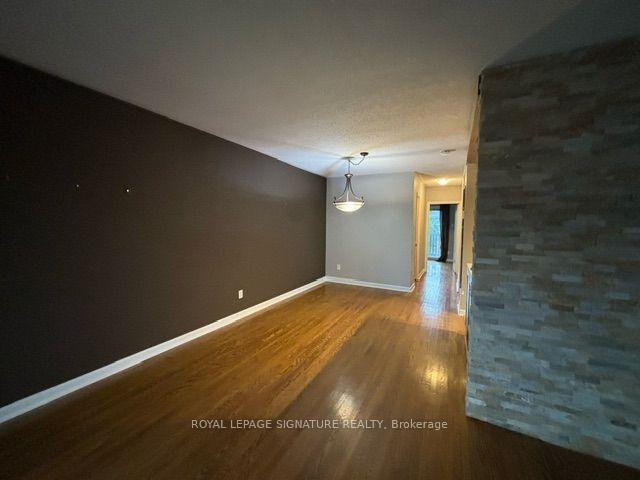 Photo 10 of Unit UPPER, 2551 Padstow Crescent, Mississauga, Clarkson — HOMEH