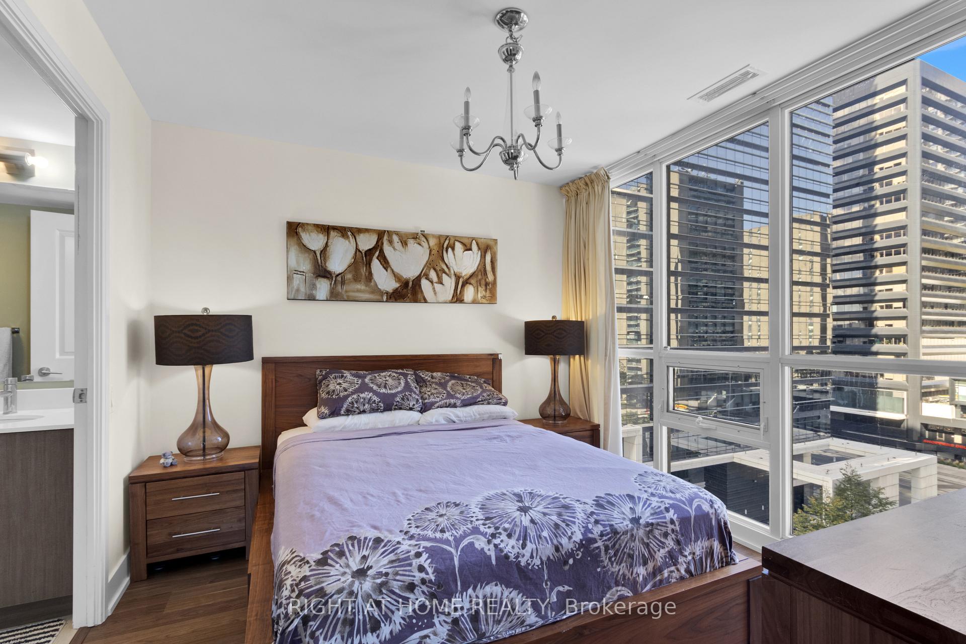 Photo 12 of Unit 904, 23 Sheppard Avenue E, North York, Willowdale East — HOMEH